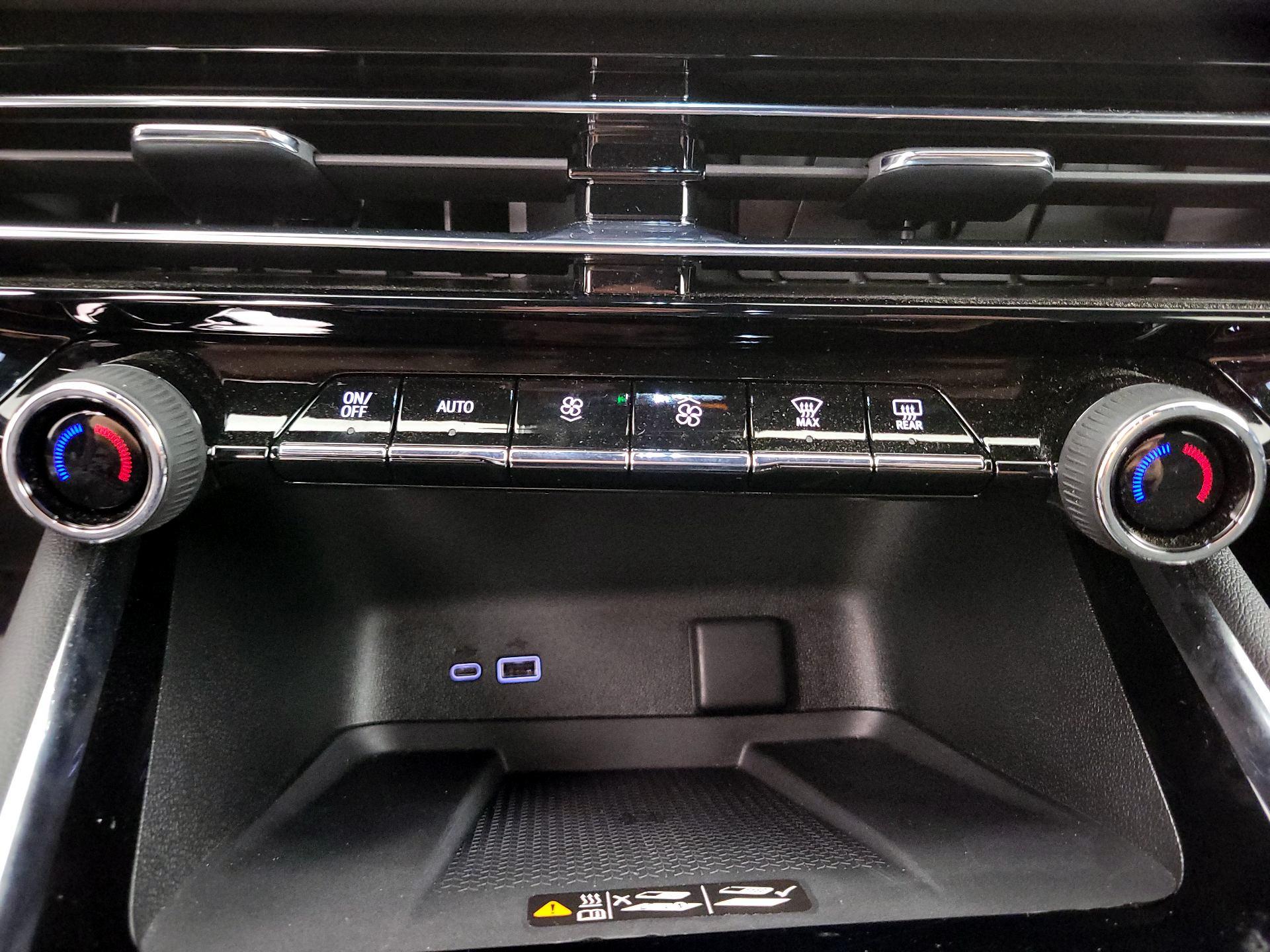 Thumbnail: 2024 Chevrolet Traverse - 16