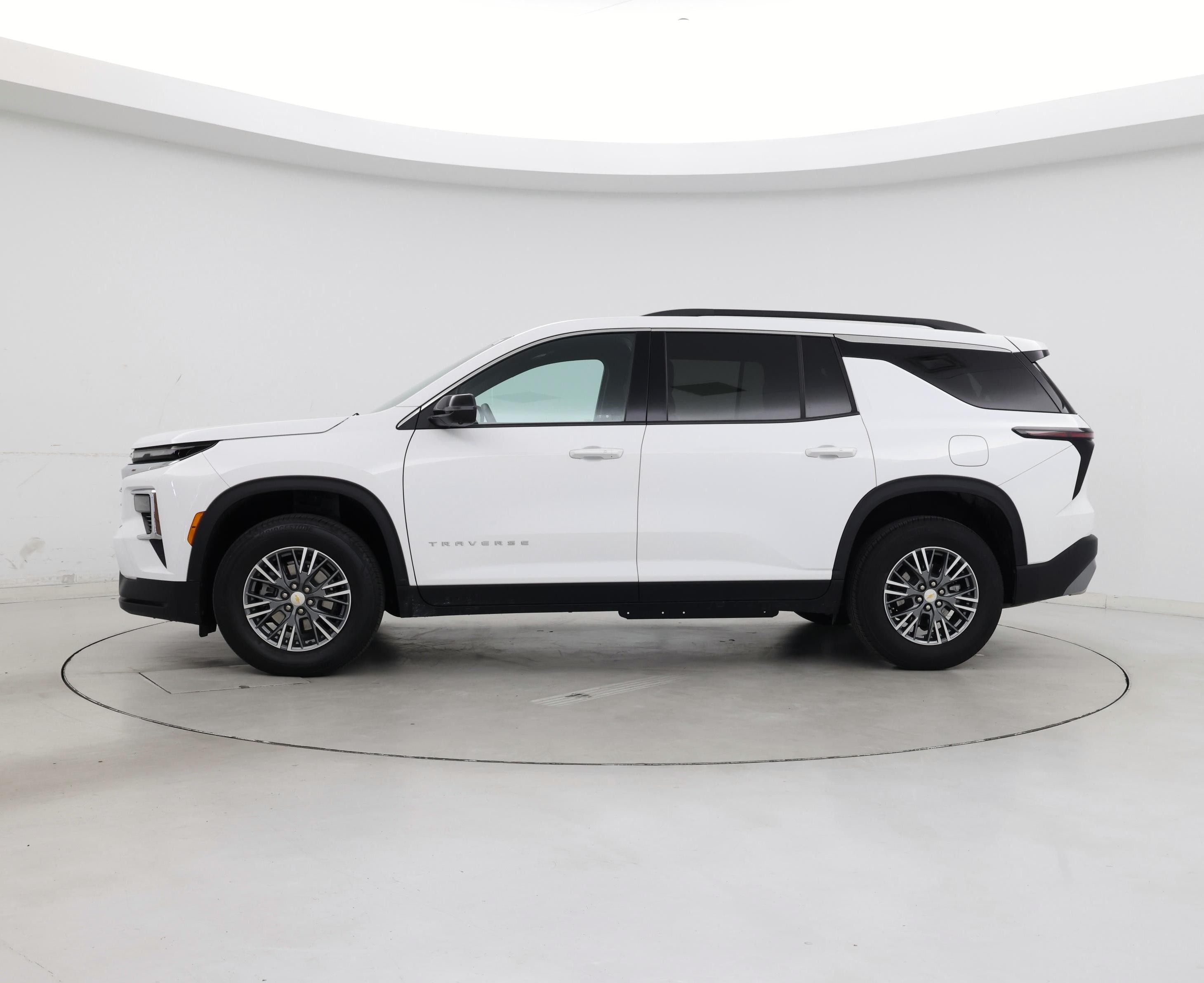 Thumbnail: 2024 Chevrolet Traverse - 3