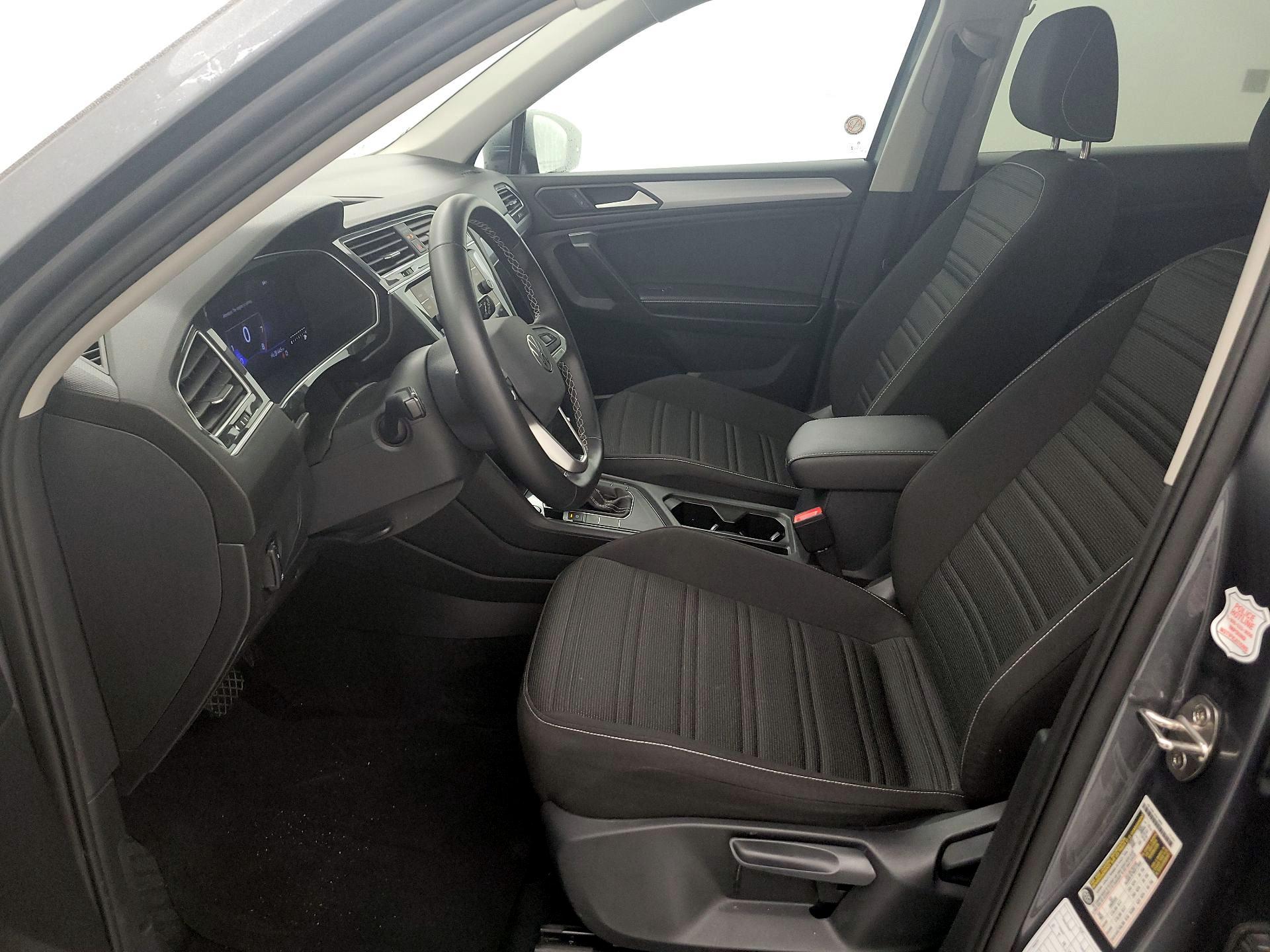 Thumbnail: 2024 Volkswagen Tiguan - 11