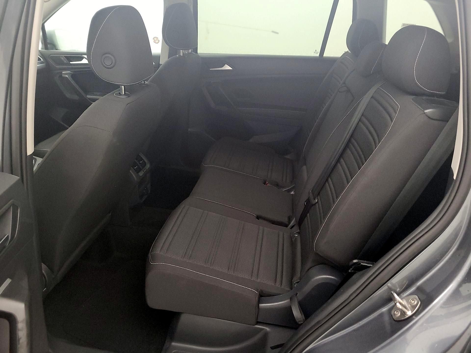 Thumbnail: 2024 Volkswagen Tiguan - 18