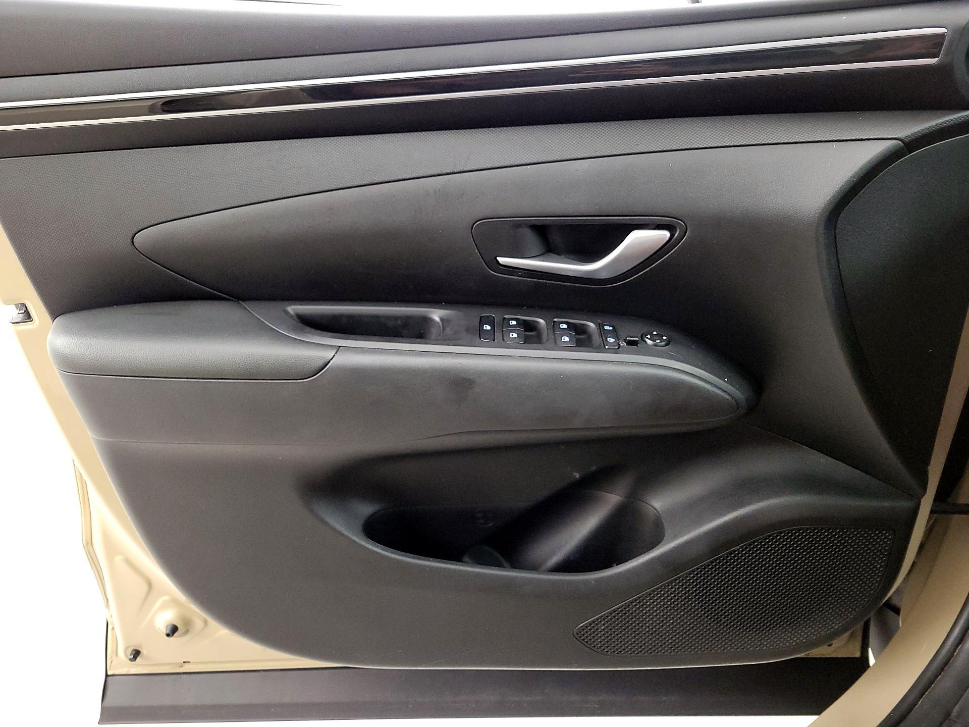 Thumbnail: 2023 Hyundai Santa Cruz - 12