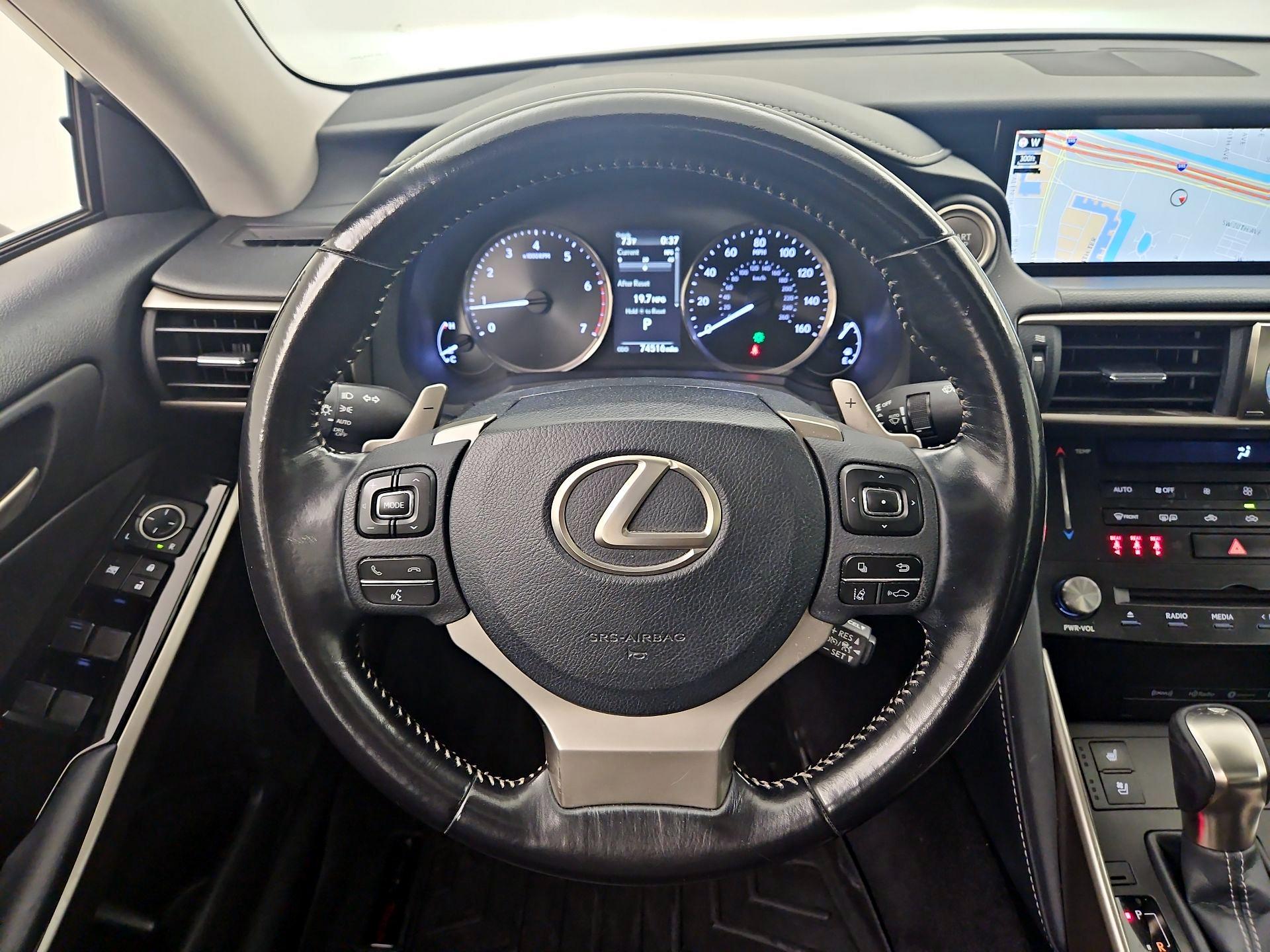 Thumbnail: 2017 Lexus IS - 10