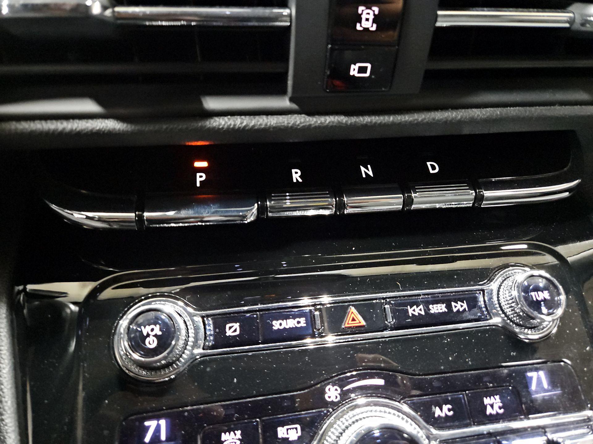 Thumbnail: 2020 Lincoln Corsair - 17