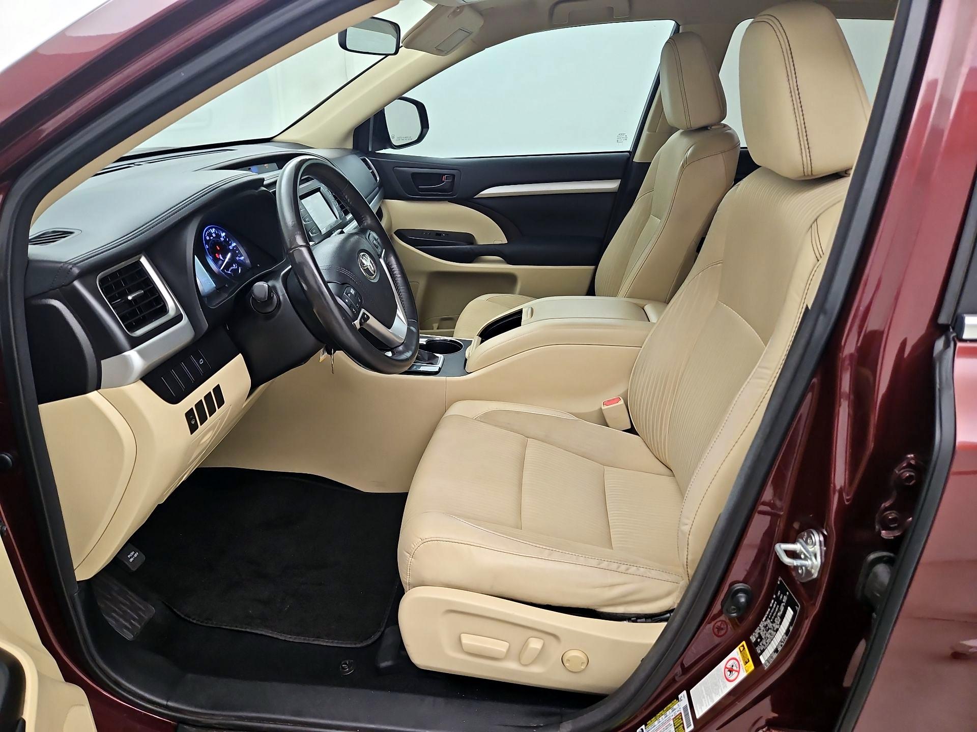 Thumbnail: 2015 Toyota Highlander - 11