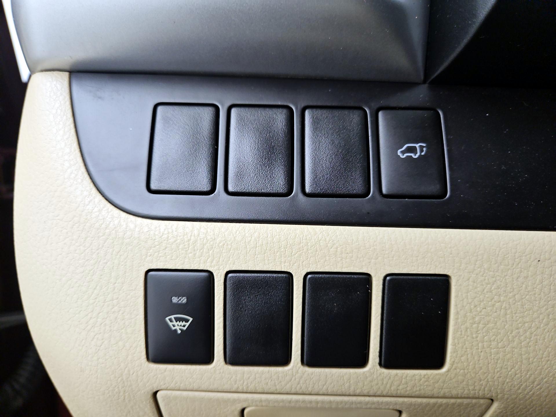 Thumbnail: 2015 Toyota Highlander - 13