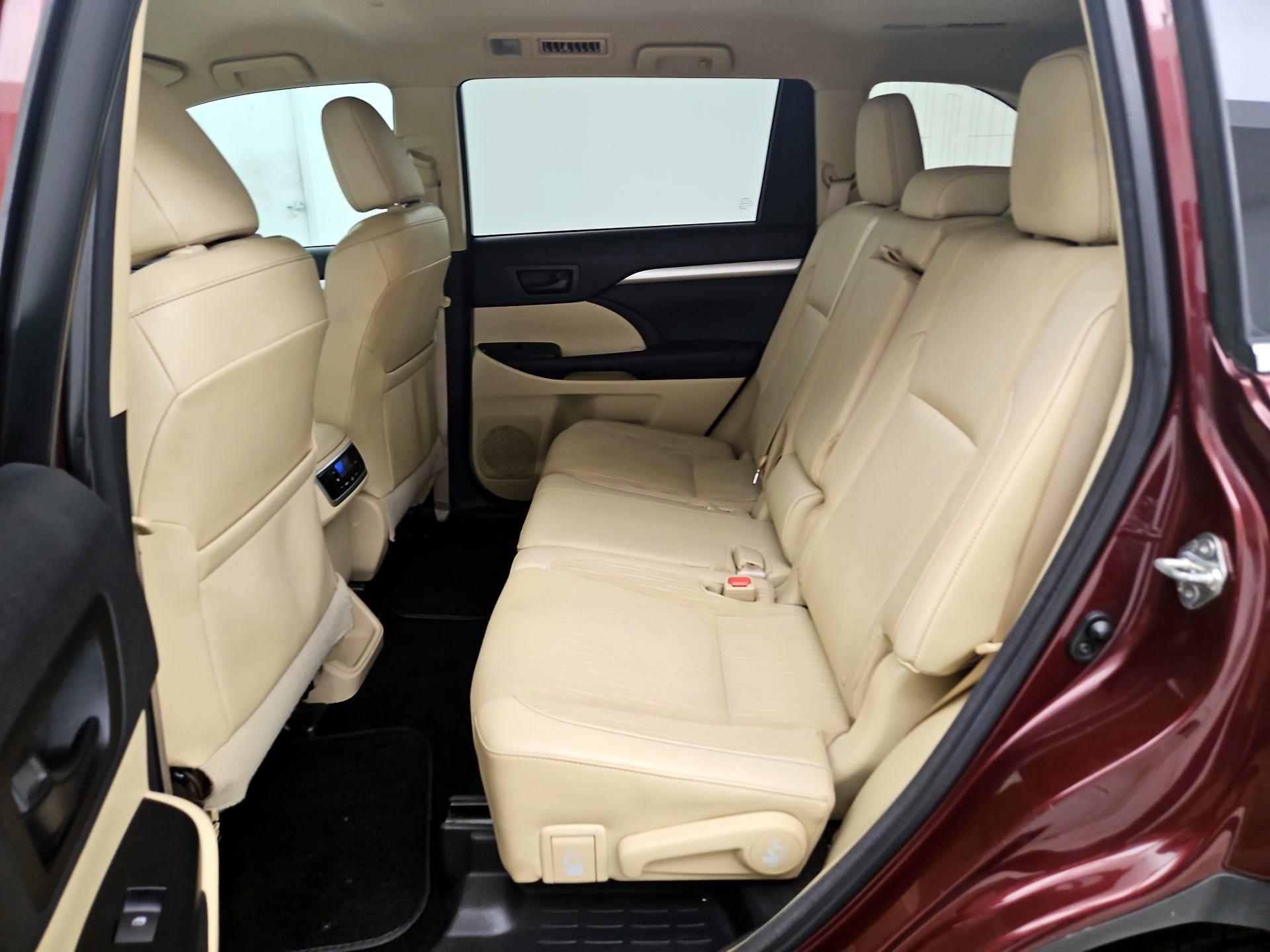 Thumbnail: 2015 Toyota Highlander - 19