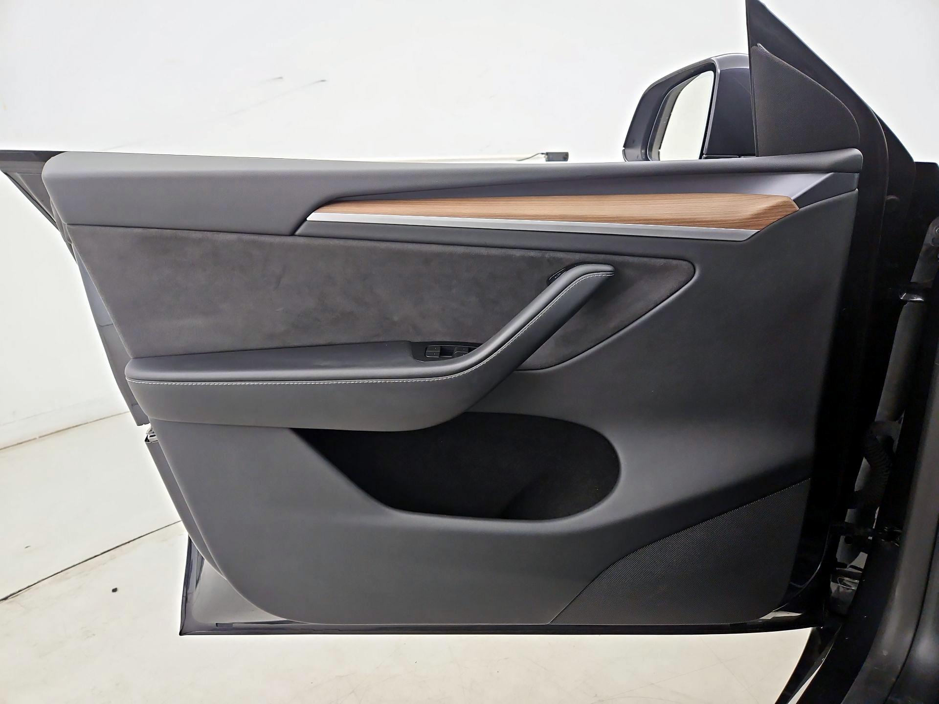 Thumbnail: 2024 Tesla Model Y - 12