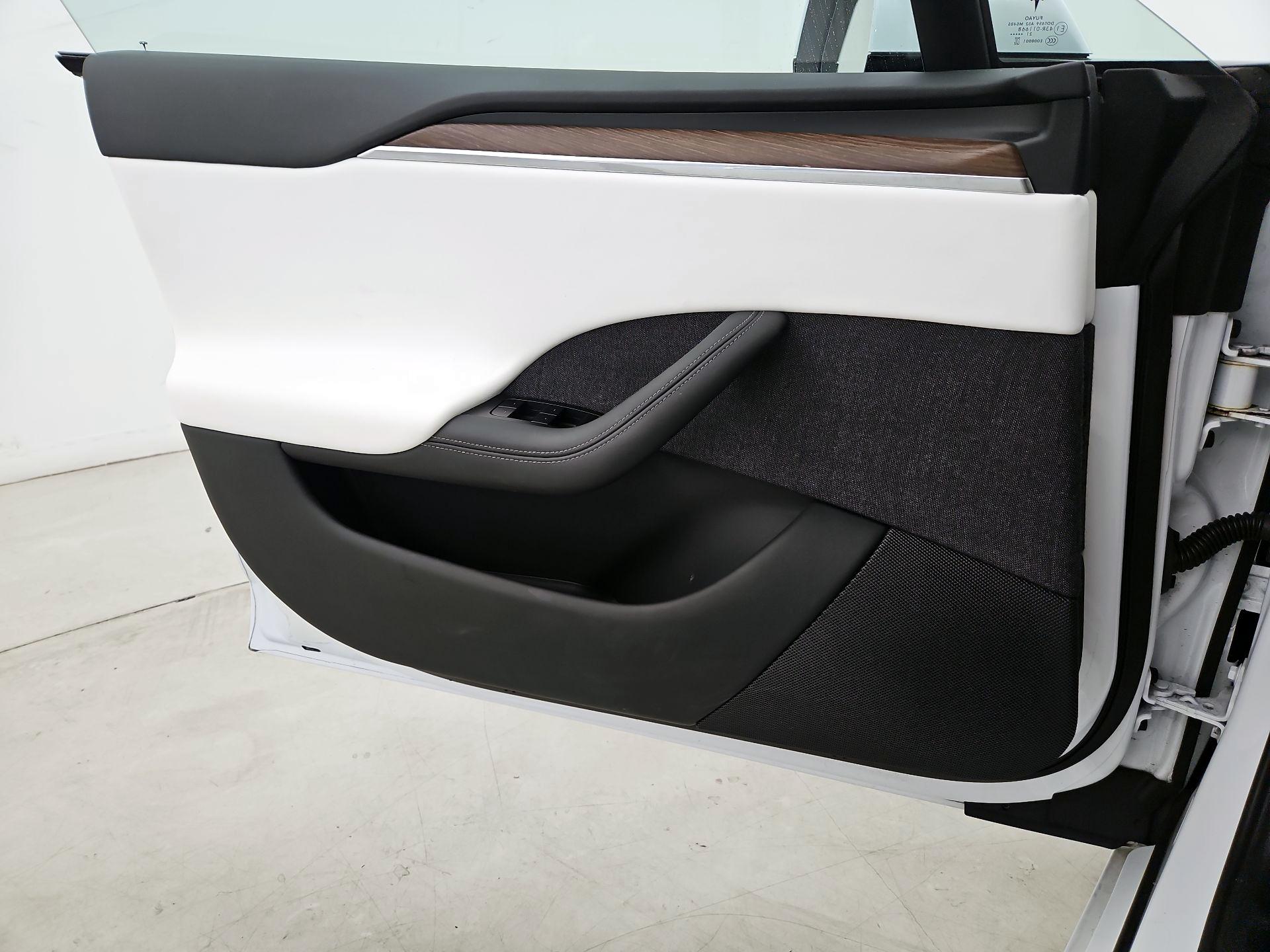 Thumbnail: 2022 Tesla Model S - 12