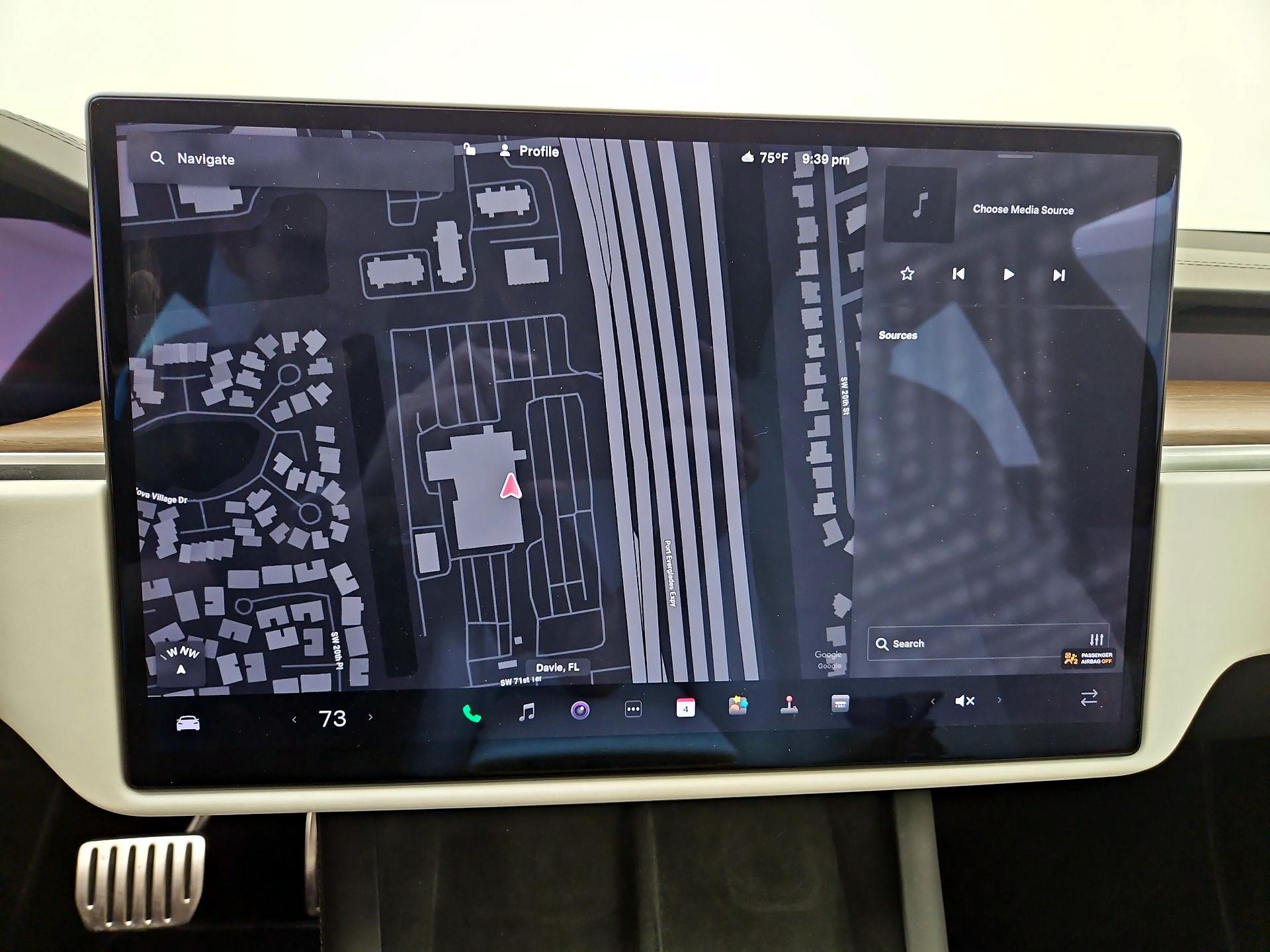 Thumbnail: 2022 Tesla Model S - 15