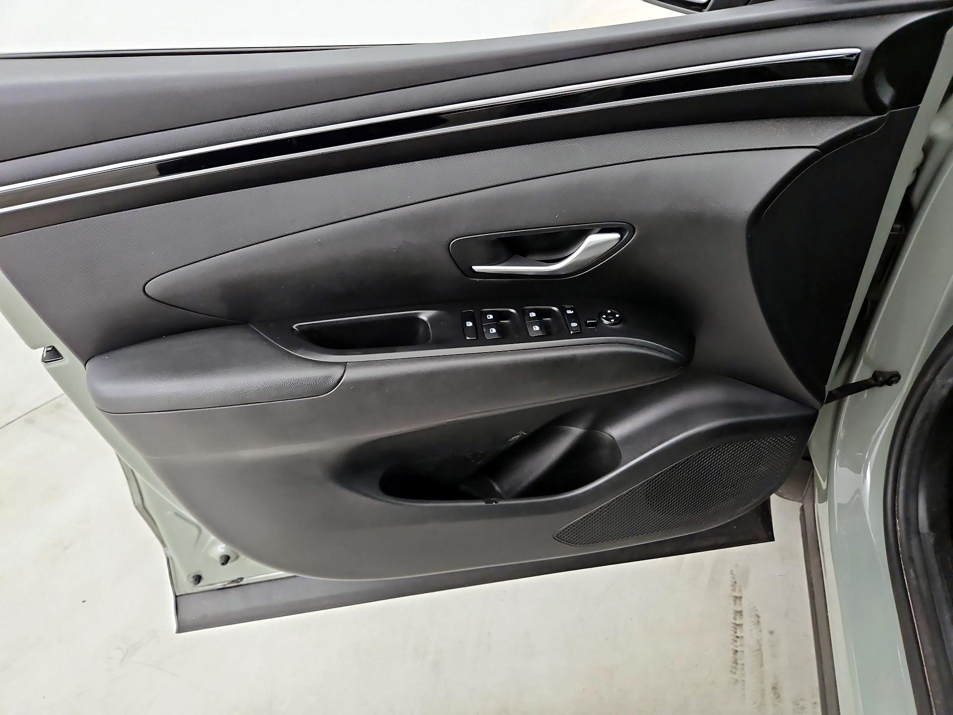 Thumbnail: 2023 Hyundai Santa Cruz - 12