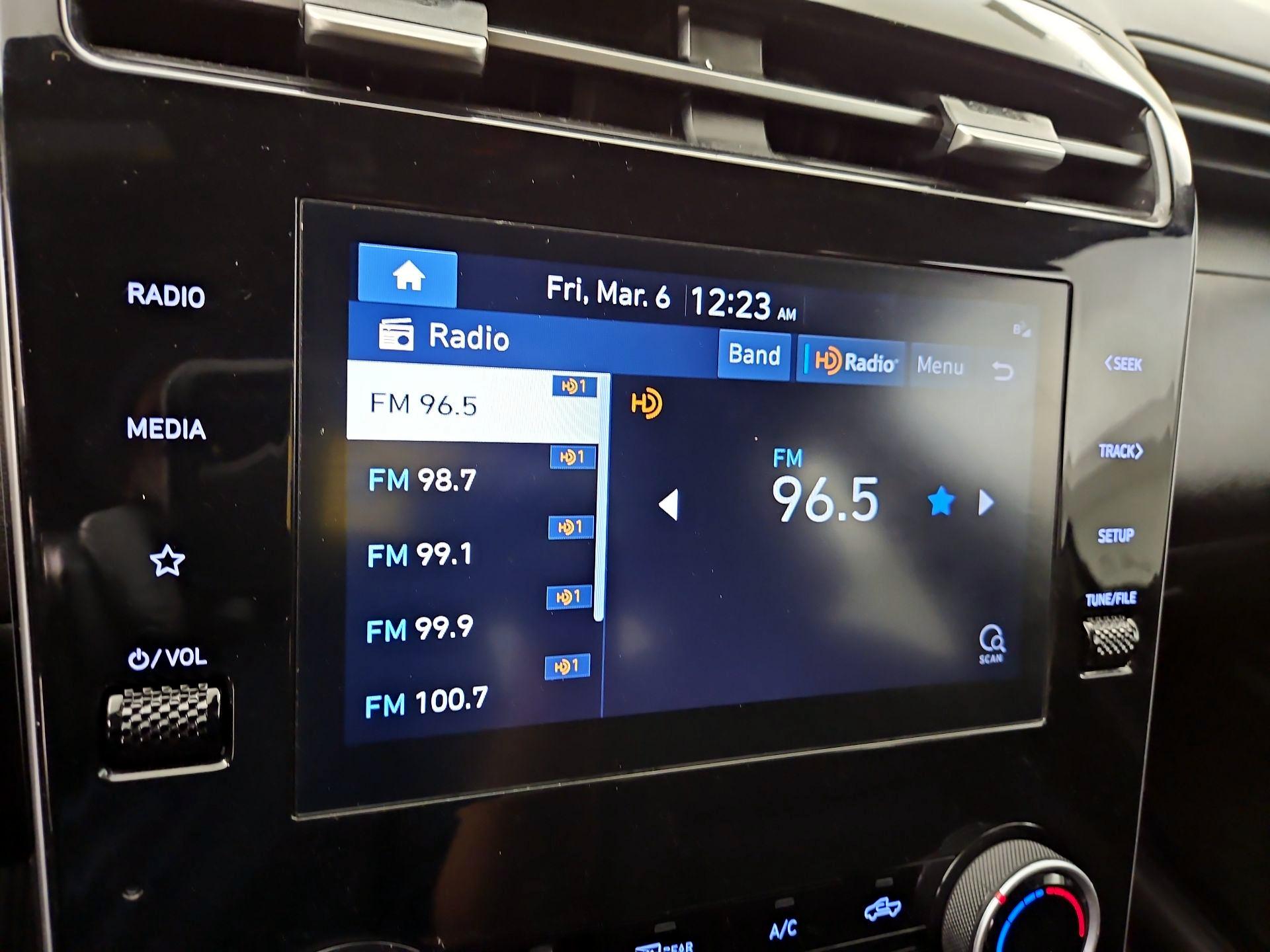 Thumbnail: 2023 Hyundai Santa Cruz - 15