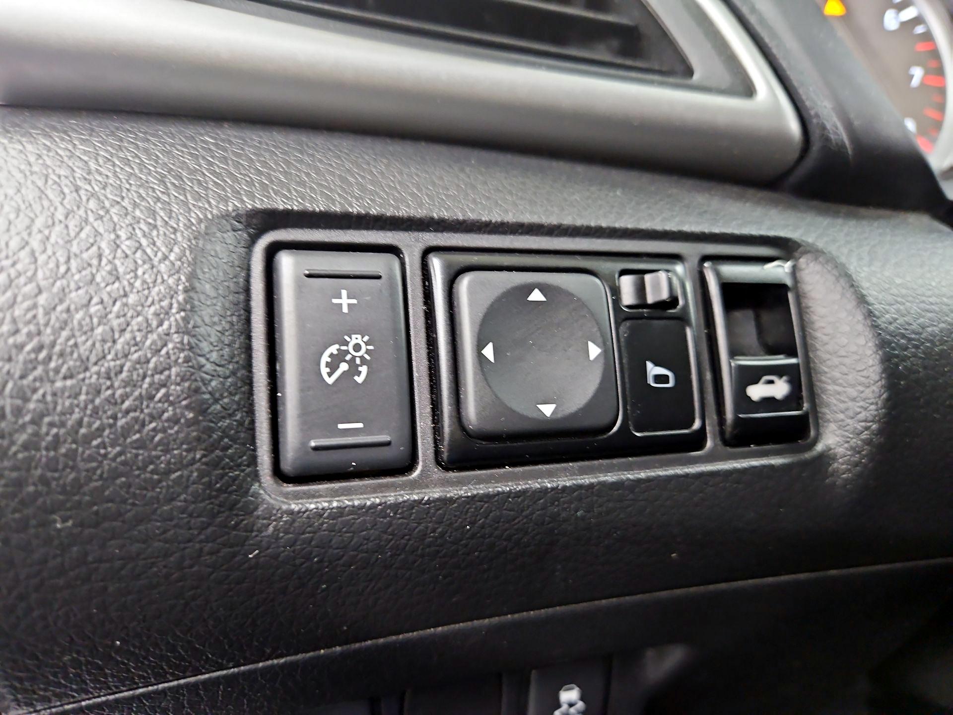 Thumbnail: 2019 Nissan Sentra - 13