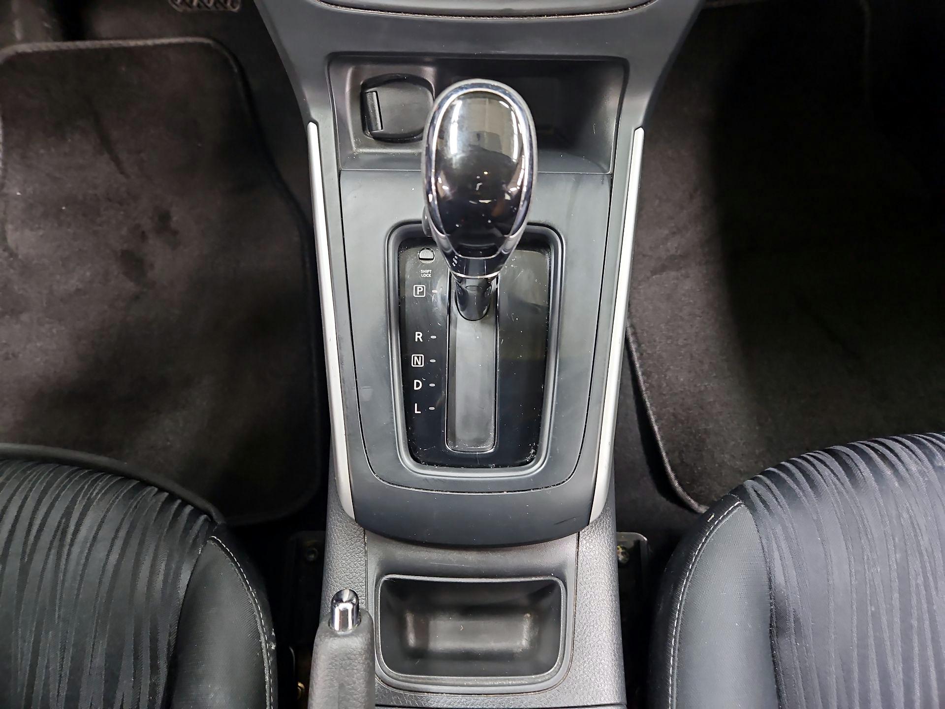 Thumbnail: 2019 Nissan Sentra - 17