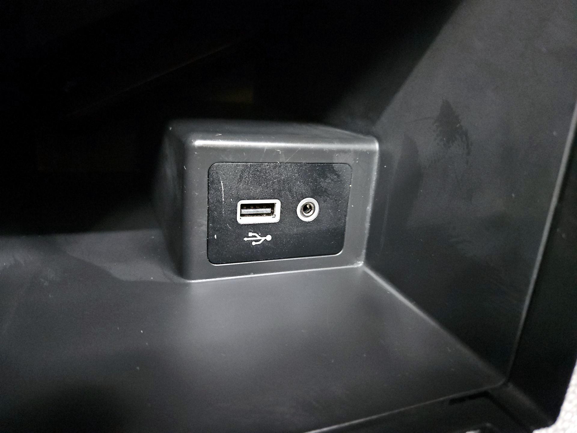 Thumbnail: 2019 Nissan Sentra - 18