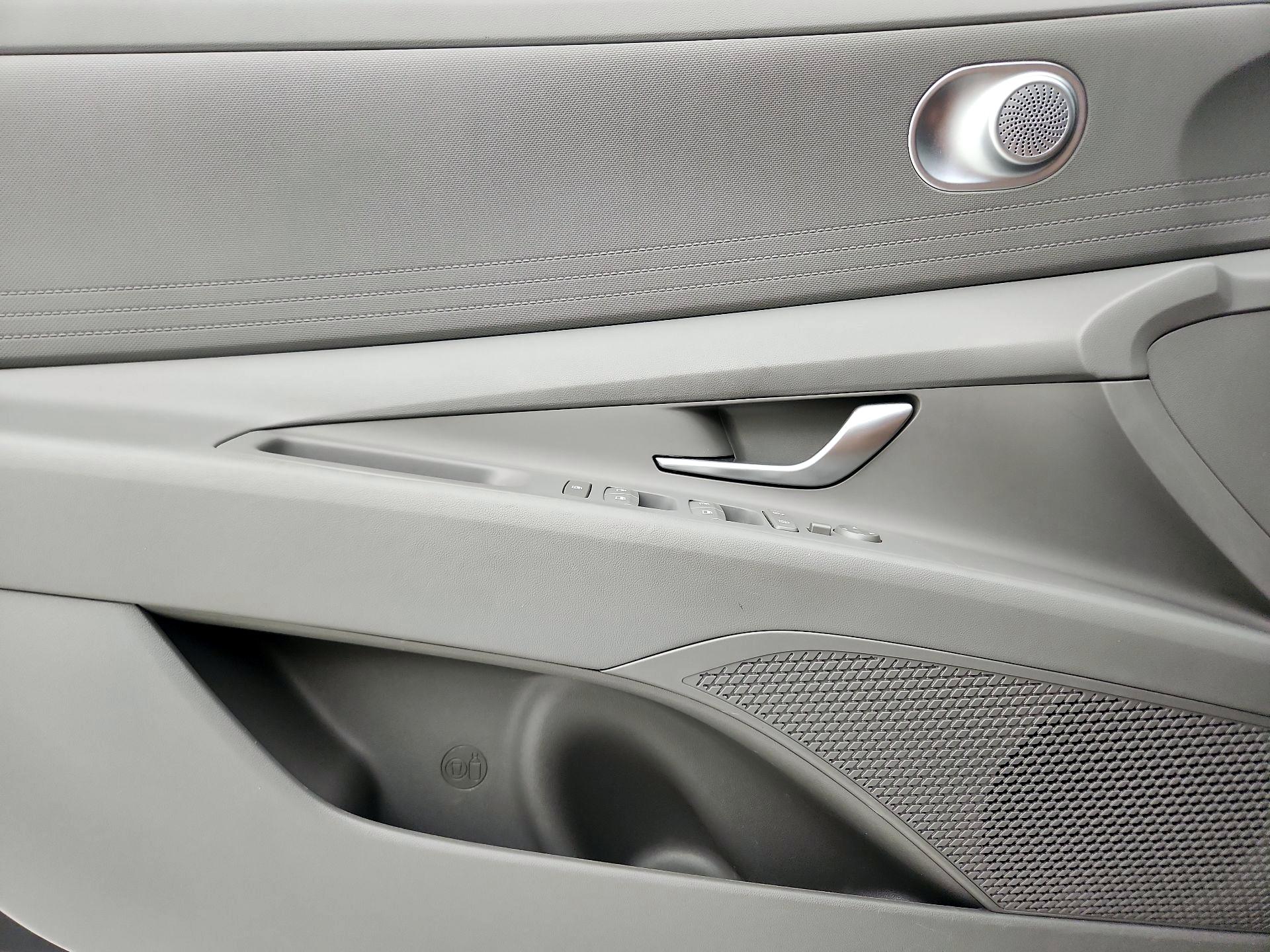 Thumbnail: 2024 Hyundai Elantra - 12