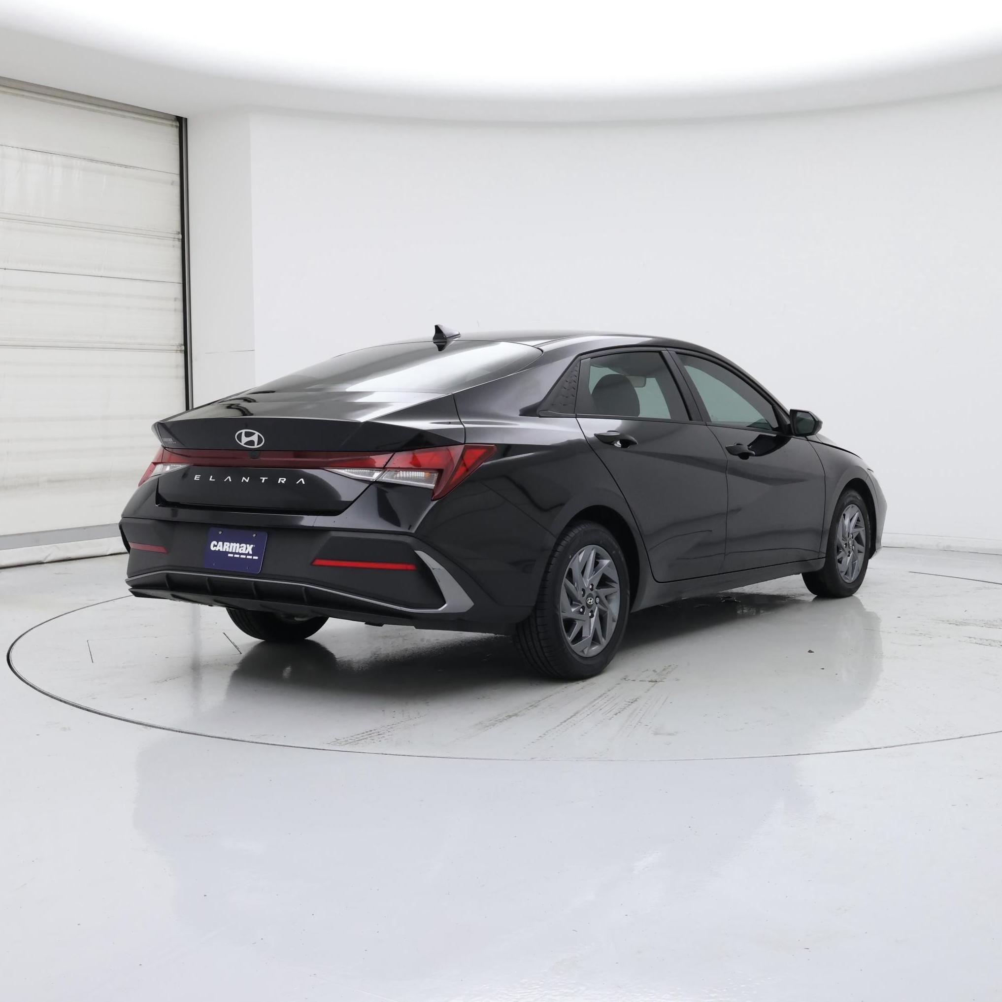 Thumbnail: 2024 Hyundai Elantra - 8