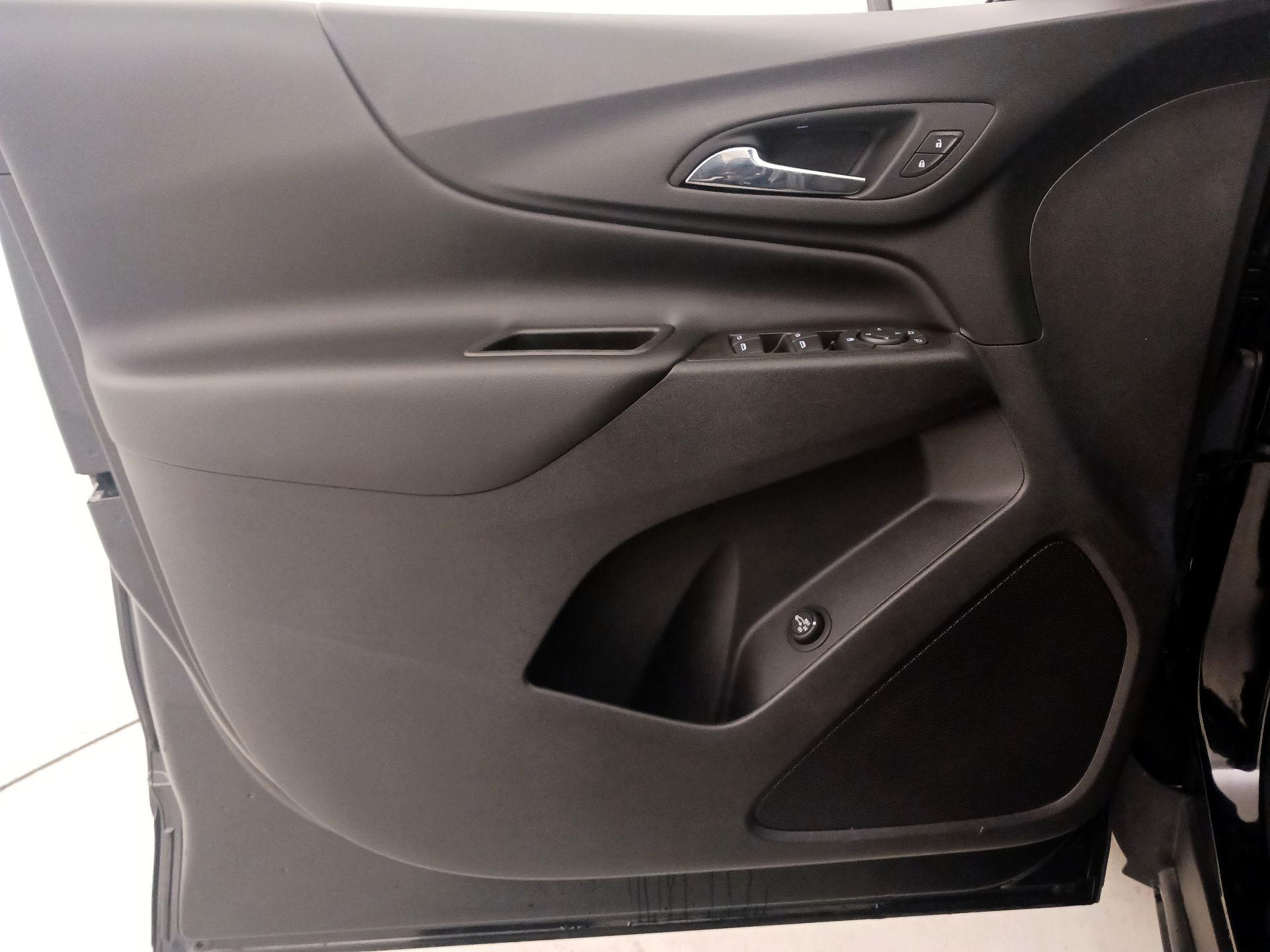 Thumbnail: 2020 Chevrolet Equinox - 12