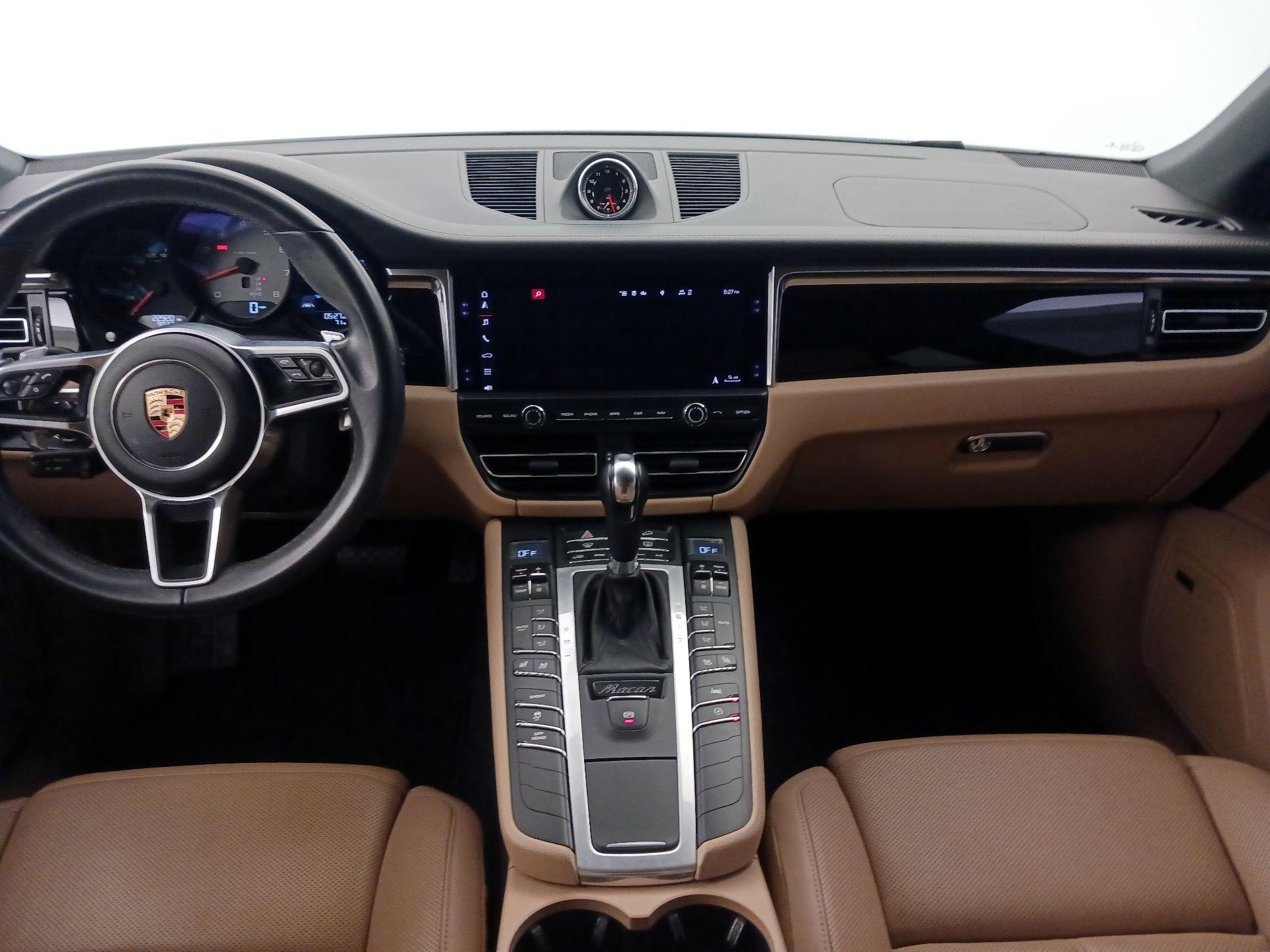 Thumbnail: 2020 Porsche Macan - 9