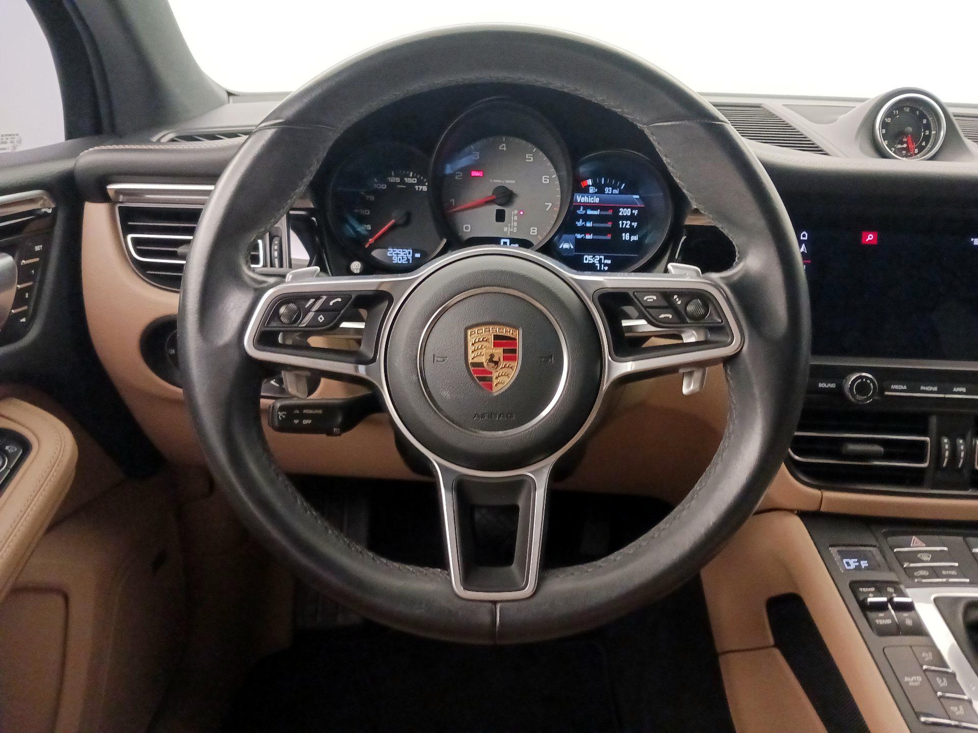 Thumbnail: 2020 Porsche Macan - 10