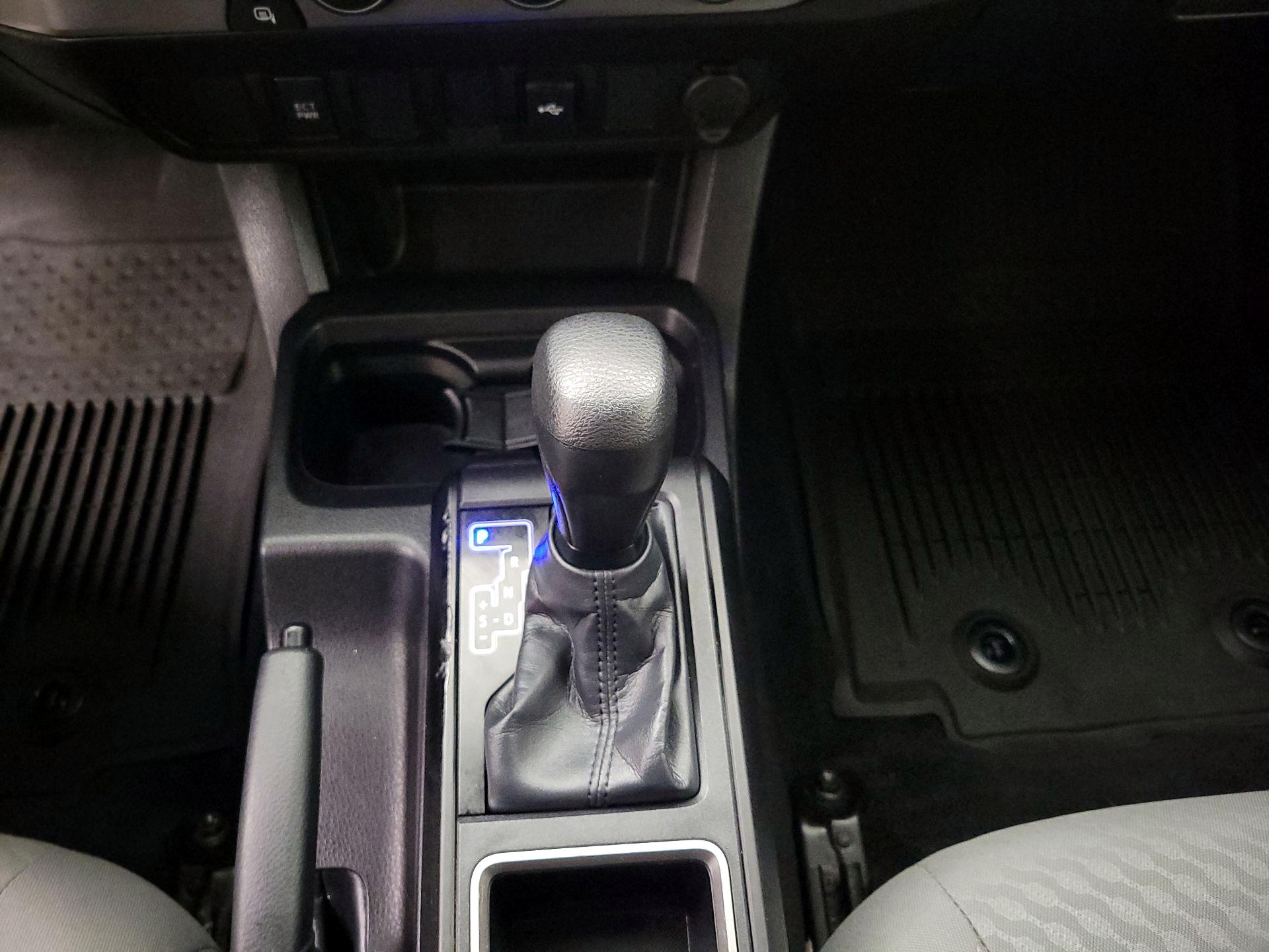 Thumbnail: 2022 Toyota Tacoma - 17