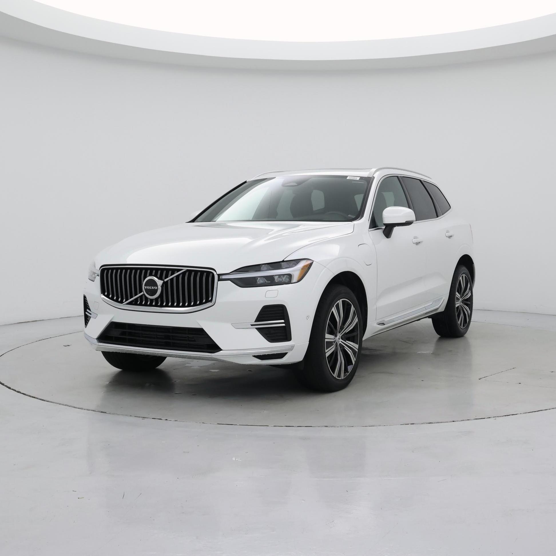 Thumbnail: 2022 Volvo XC60 - 4