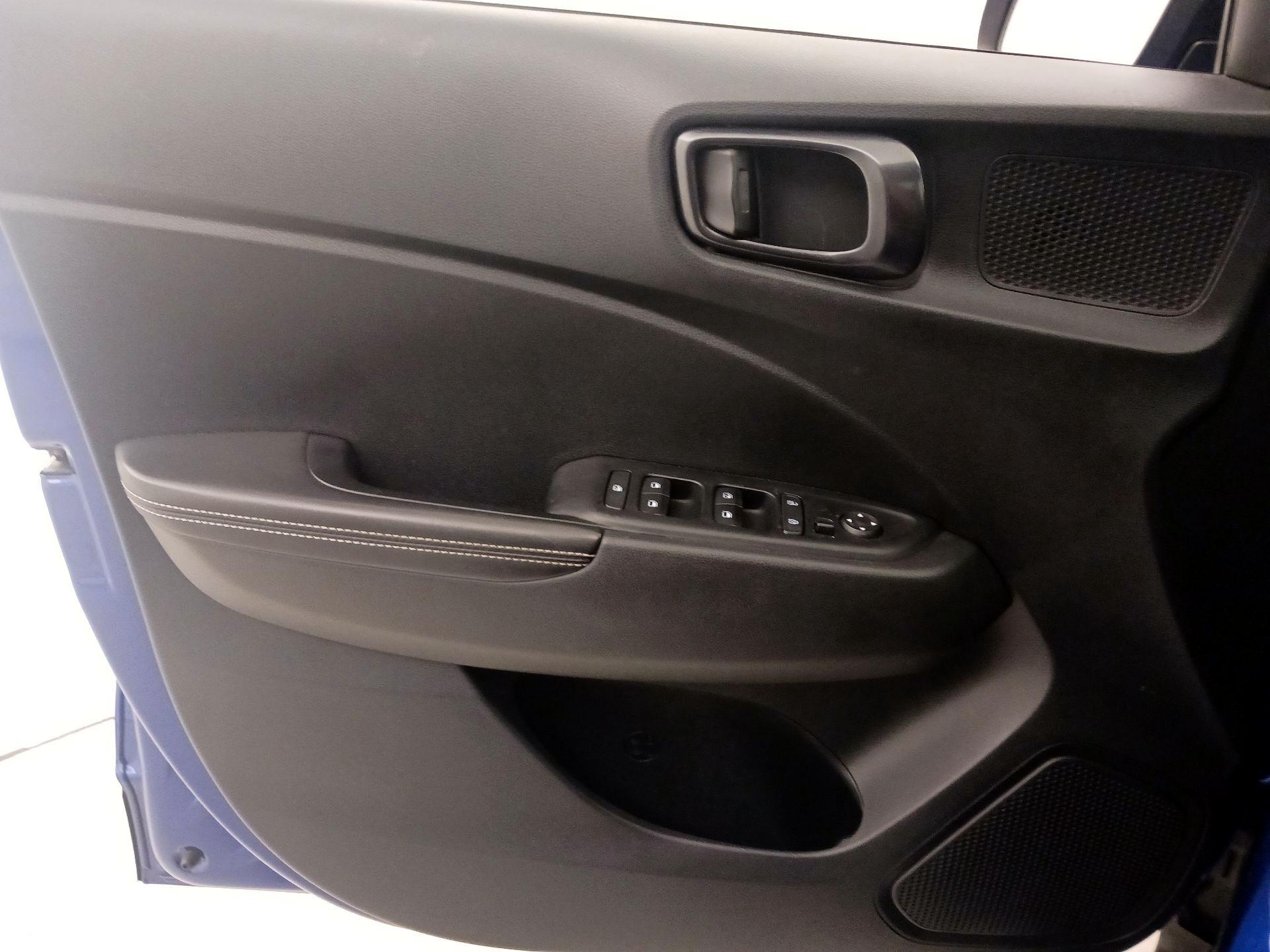 Thumbnail: 2023 Hyundai Venue - 12