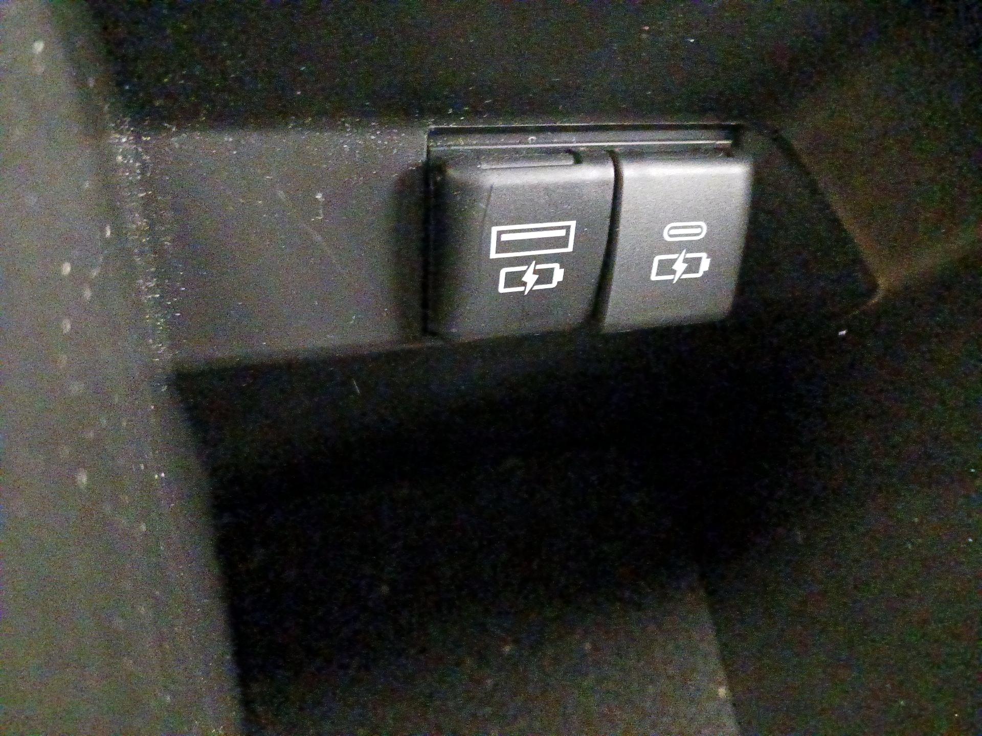 Thumbnail: 2021 Toyota Camry - 18