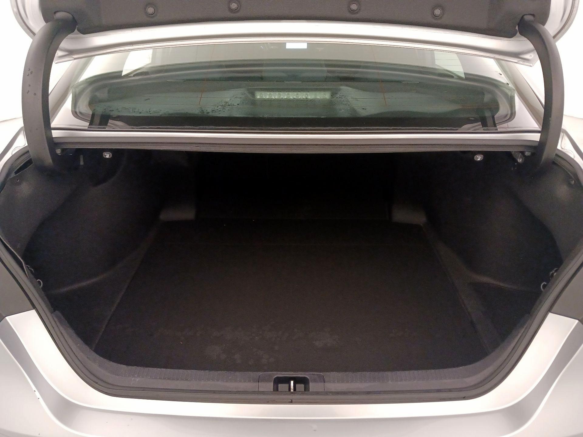 Thumbnail: 2021 Toyota Camry - 20