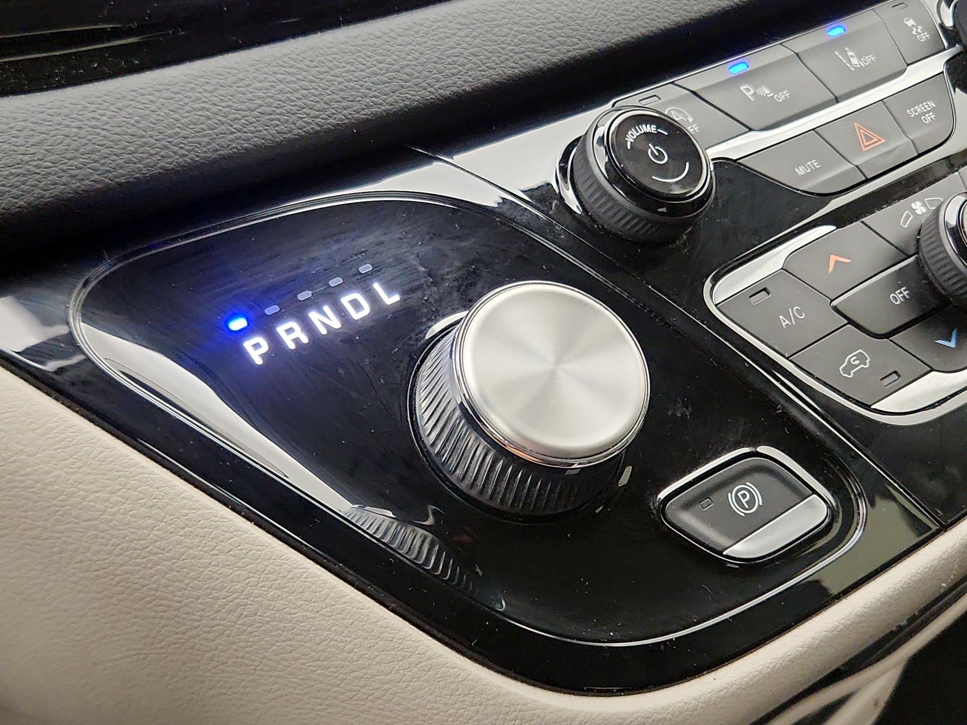 Thumbnail: 2023 Chrysler Pacifica - 17