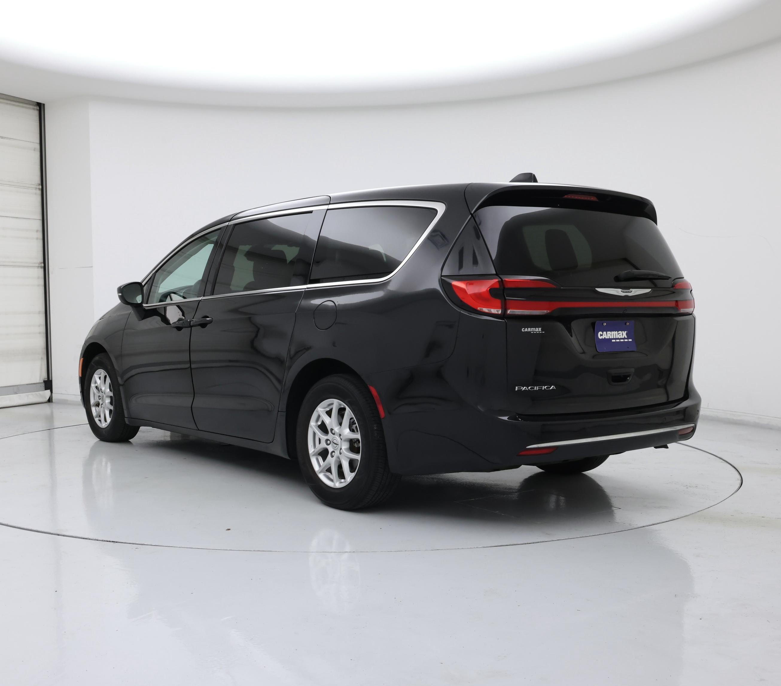 Thumbnail: 2023 Chrysler Pacifica - 2