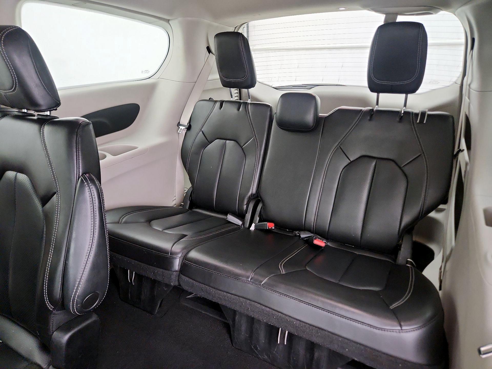 Thumbnail: 2023 Chrysler Pacifica - 20