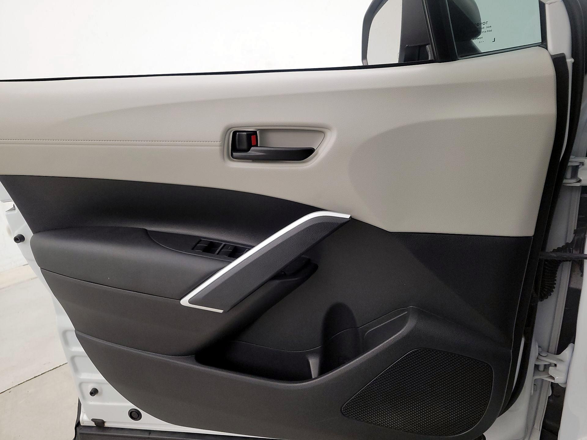 Thumbnail: 2023 Toyota Corolla Cross - 12