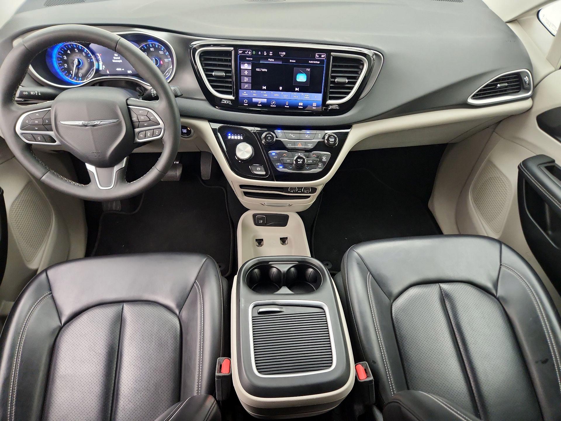 Thumbnail: 2023 Chrysler Pacifica - 9