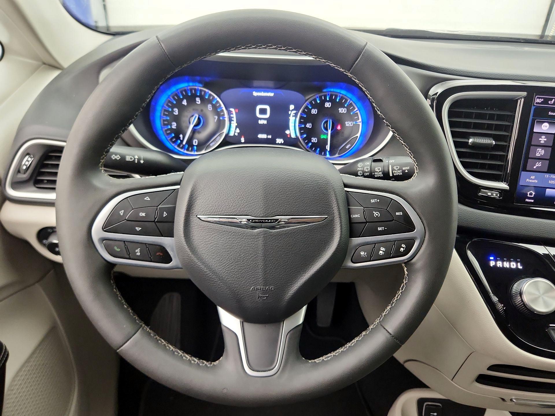 Thumbnail: 2023 Chrysler Pacifica - 10