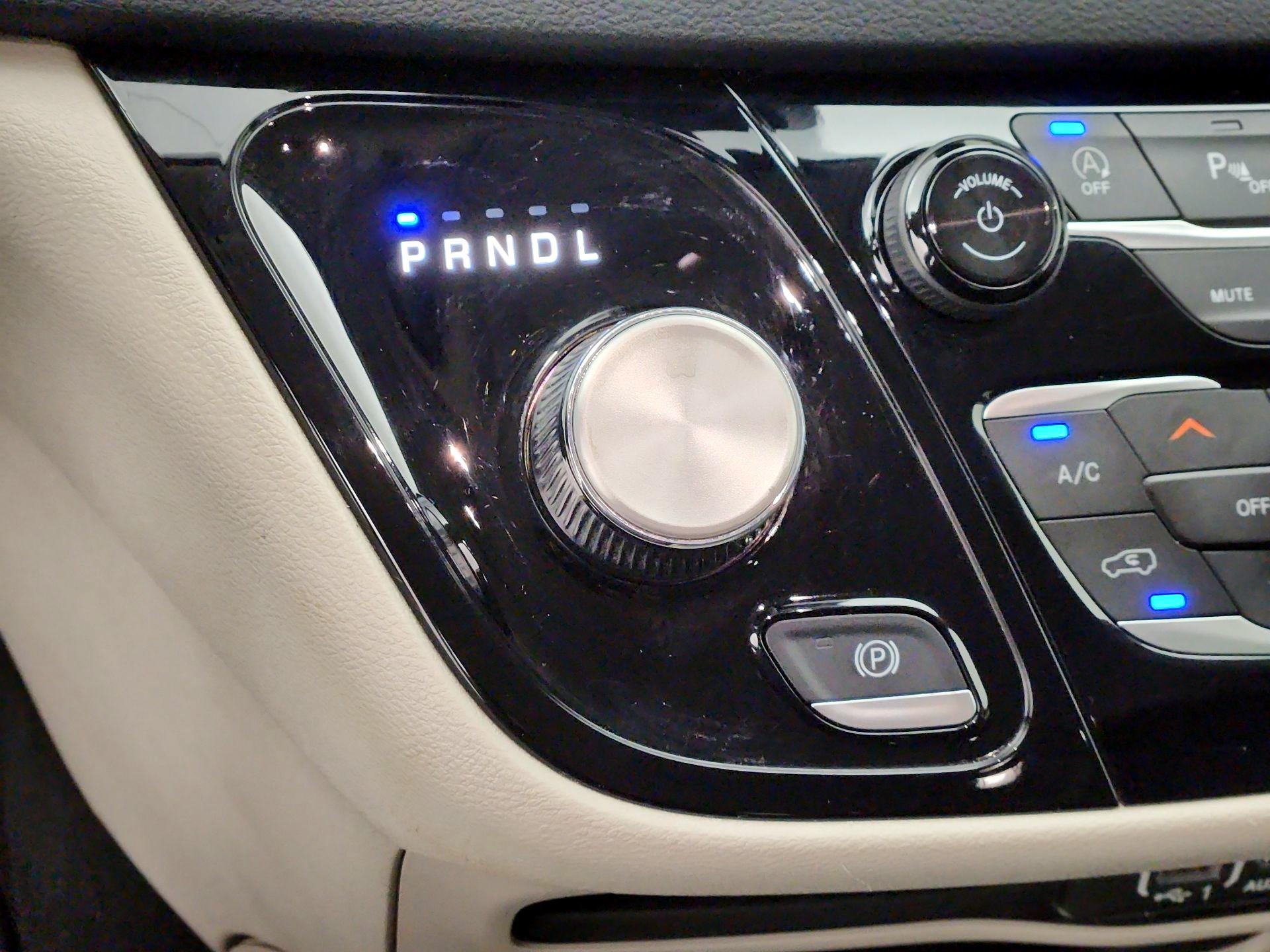 Thumbnail: 2023 Chrysler Pacifica - 17