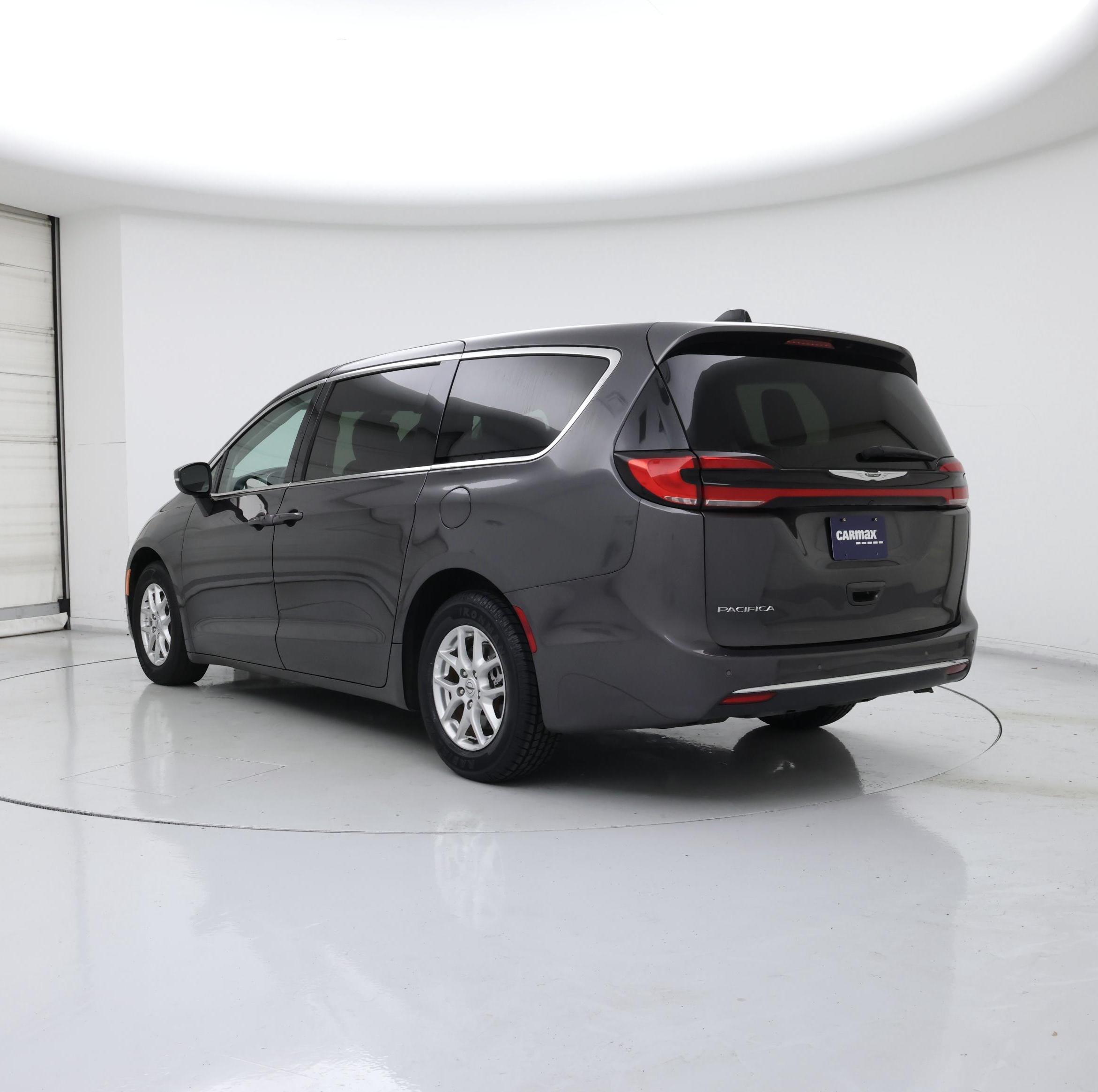 Thumbnail: 2023 Chrysler Pacifica - 2