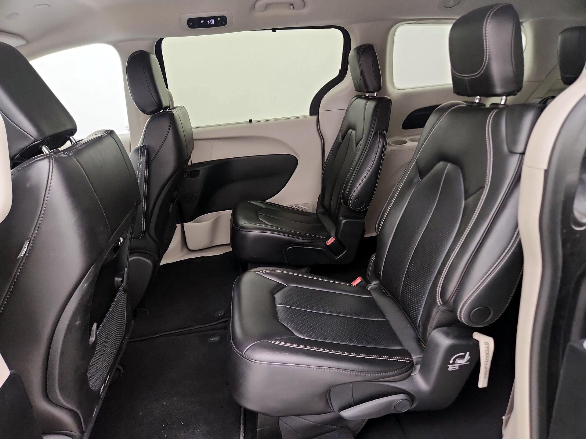 Thumbnail: 2023 Chrysler Pacifica - 19