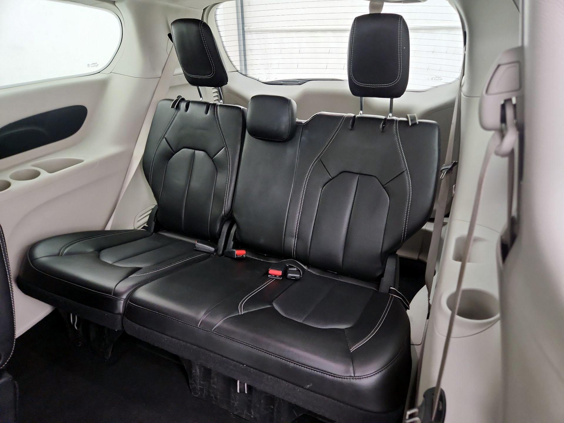 Thumbnail: 2023 Chrysler Pacifica - 20