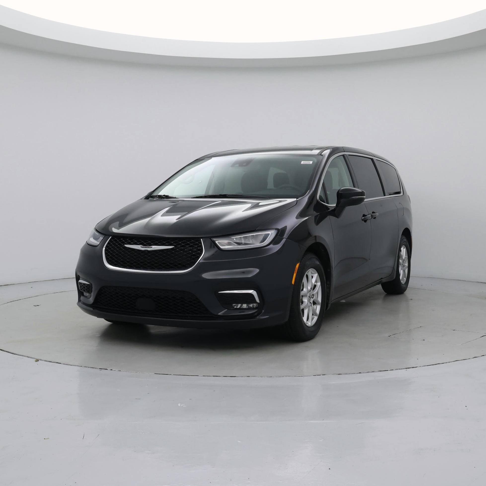 Thumbnail: 2023 Chrysler Pacifica - 4