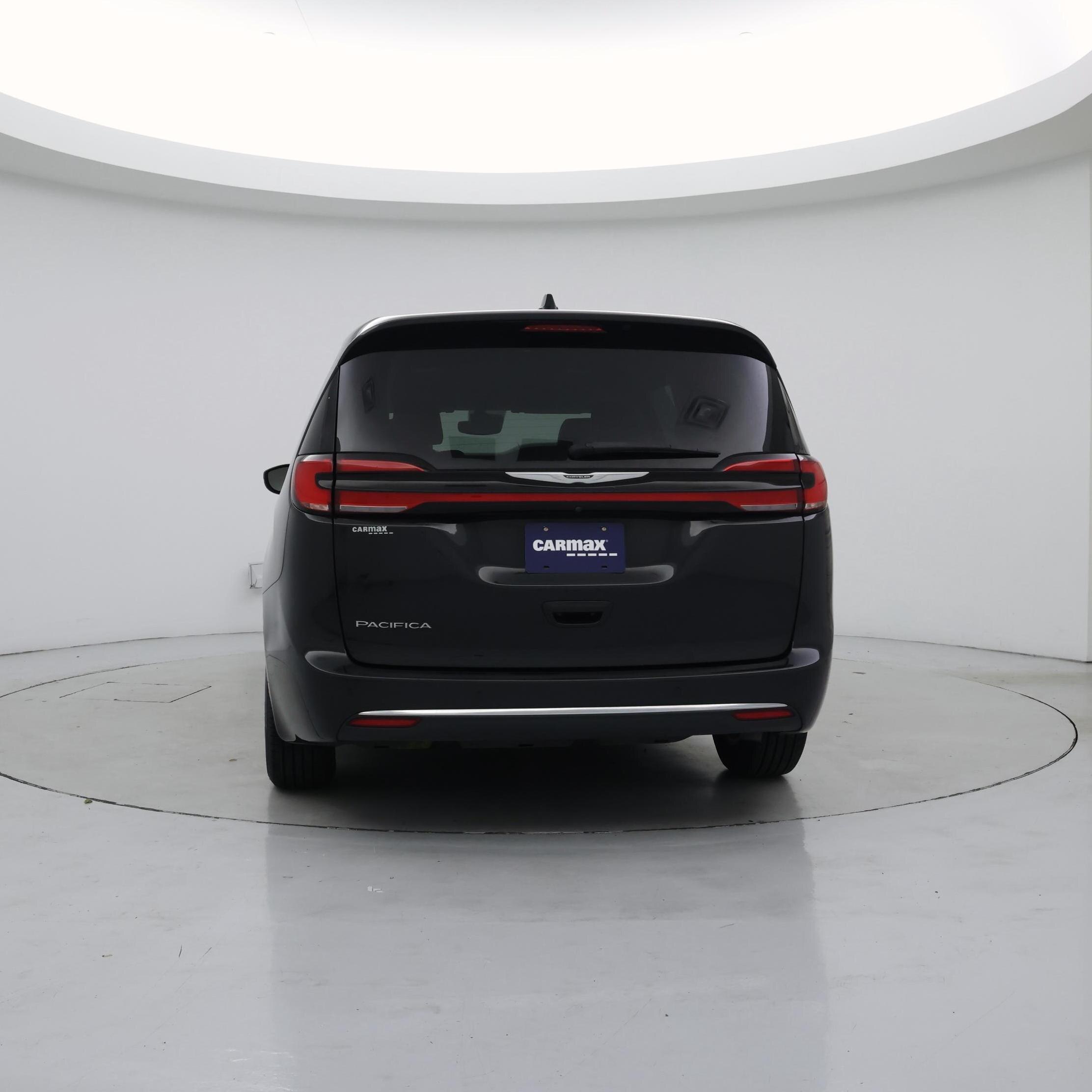 Thumbnail: 2023 Chrysler Pacifica - 6