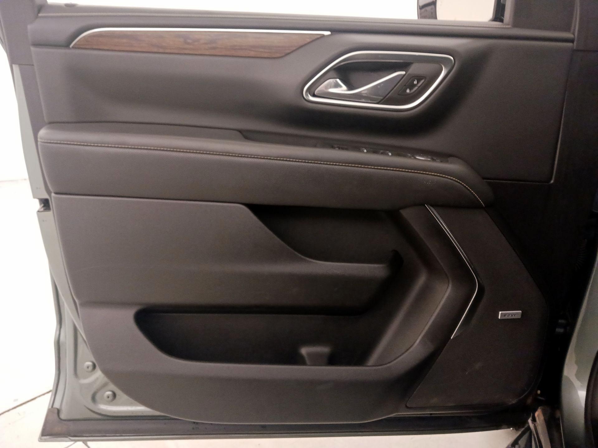 Thumbnail: 2023 Chevrolet Suburban - 12