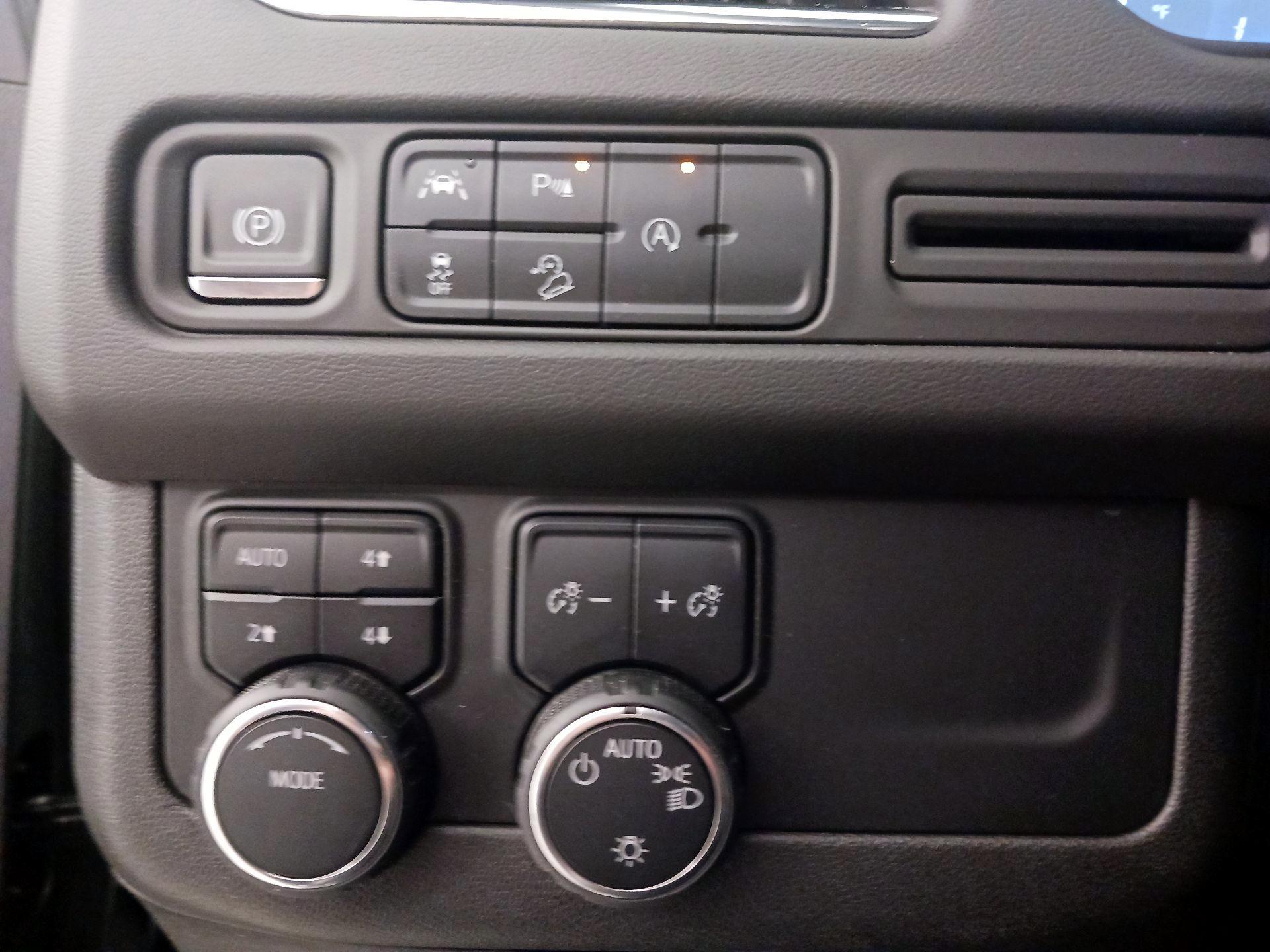 Thumbnail: 2023 Chevrolet Suburban - 13