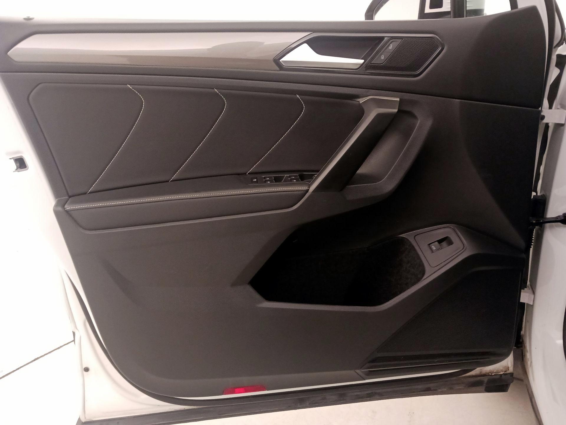 Thumbnail: 2024 Volkswagen Tiguan - 12