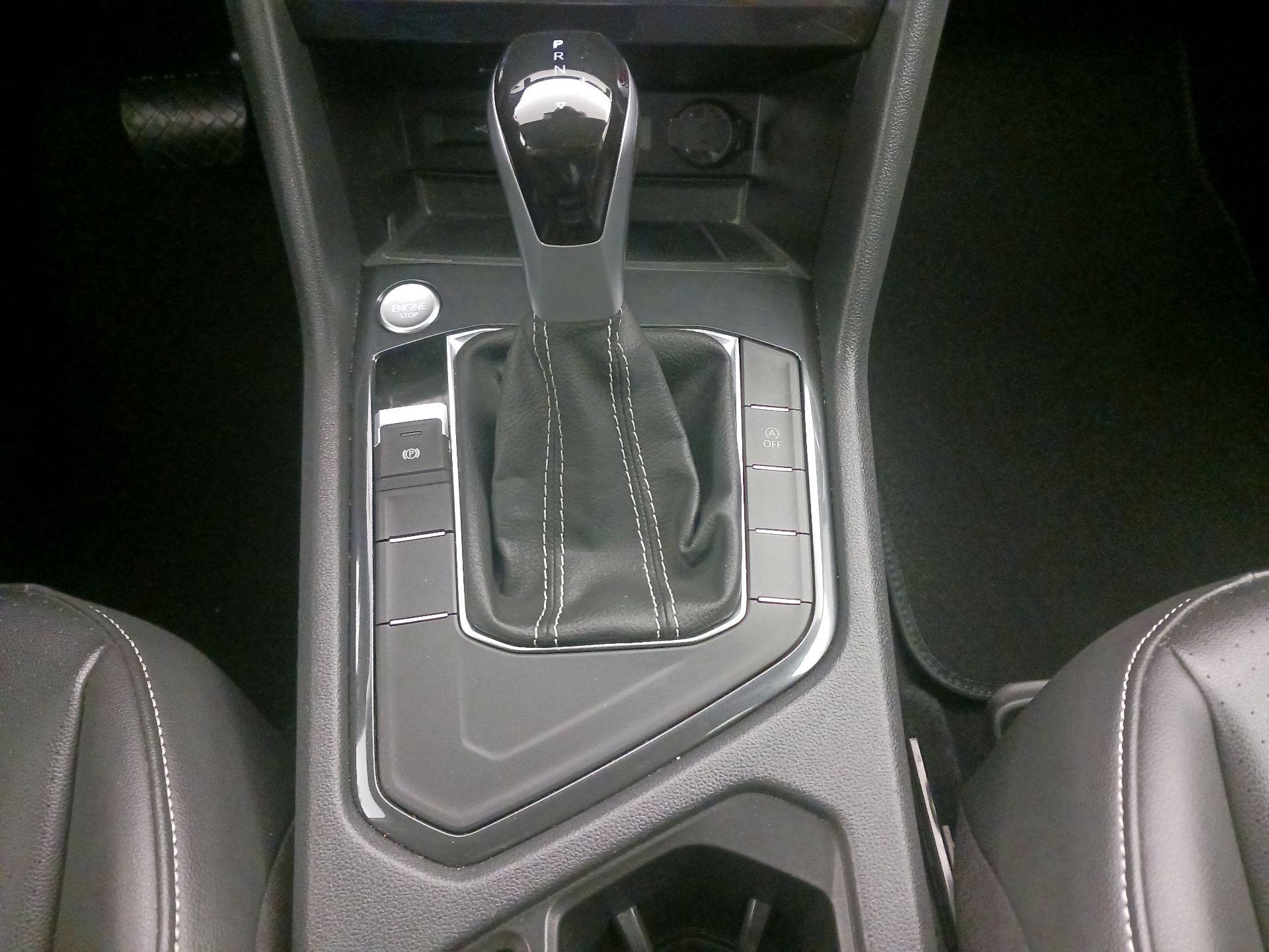 Thumbnail: 2024 Volkswagen Tiguan - 17