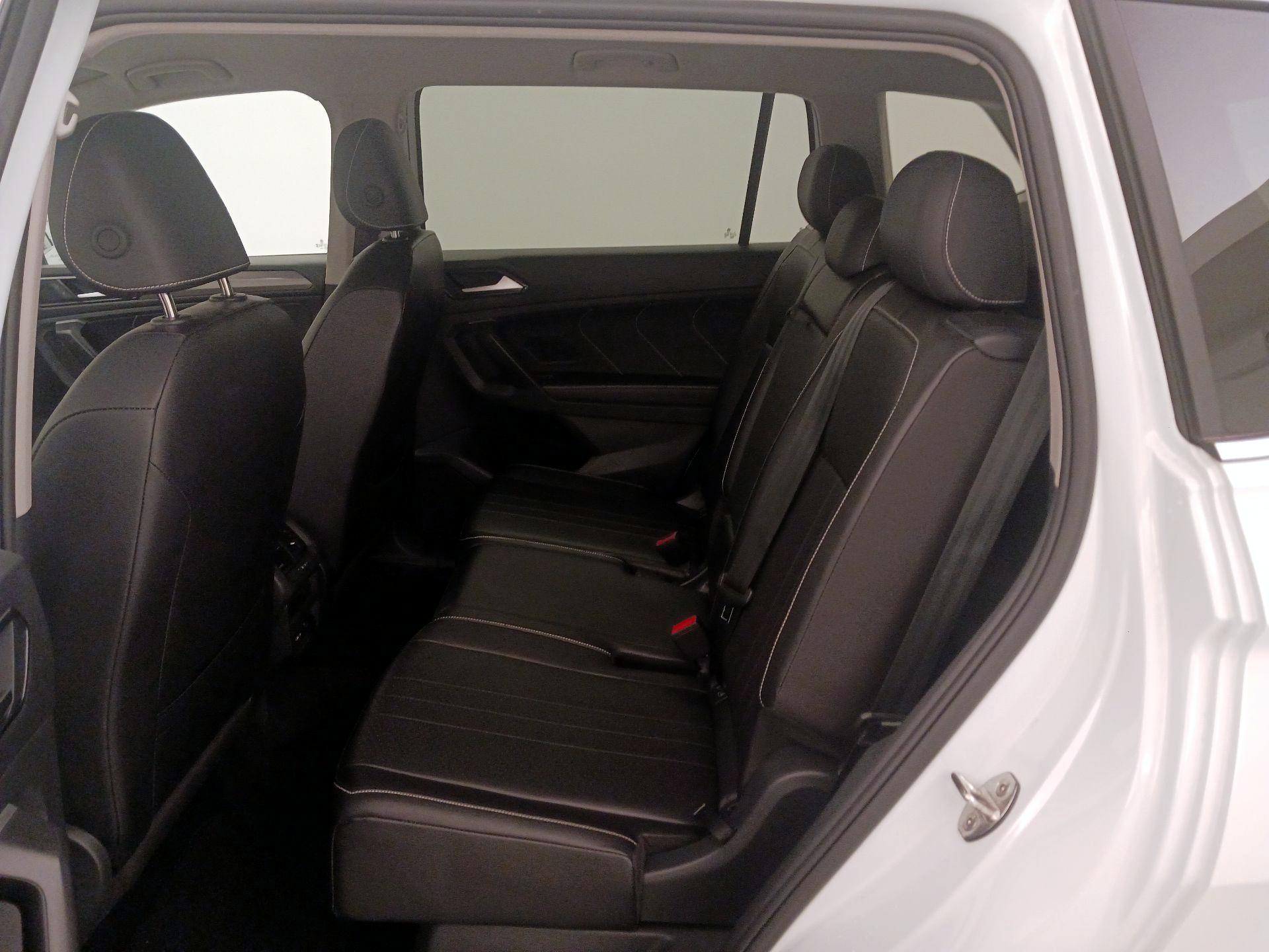 Thumbnail: 2024 Volkswagen Tiguan - 19