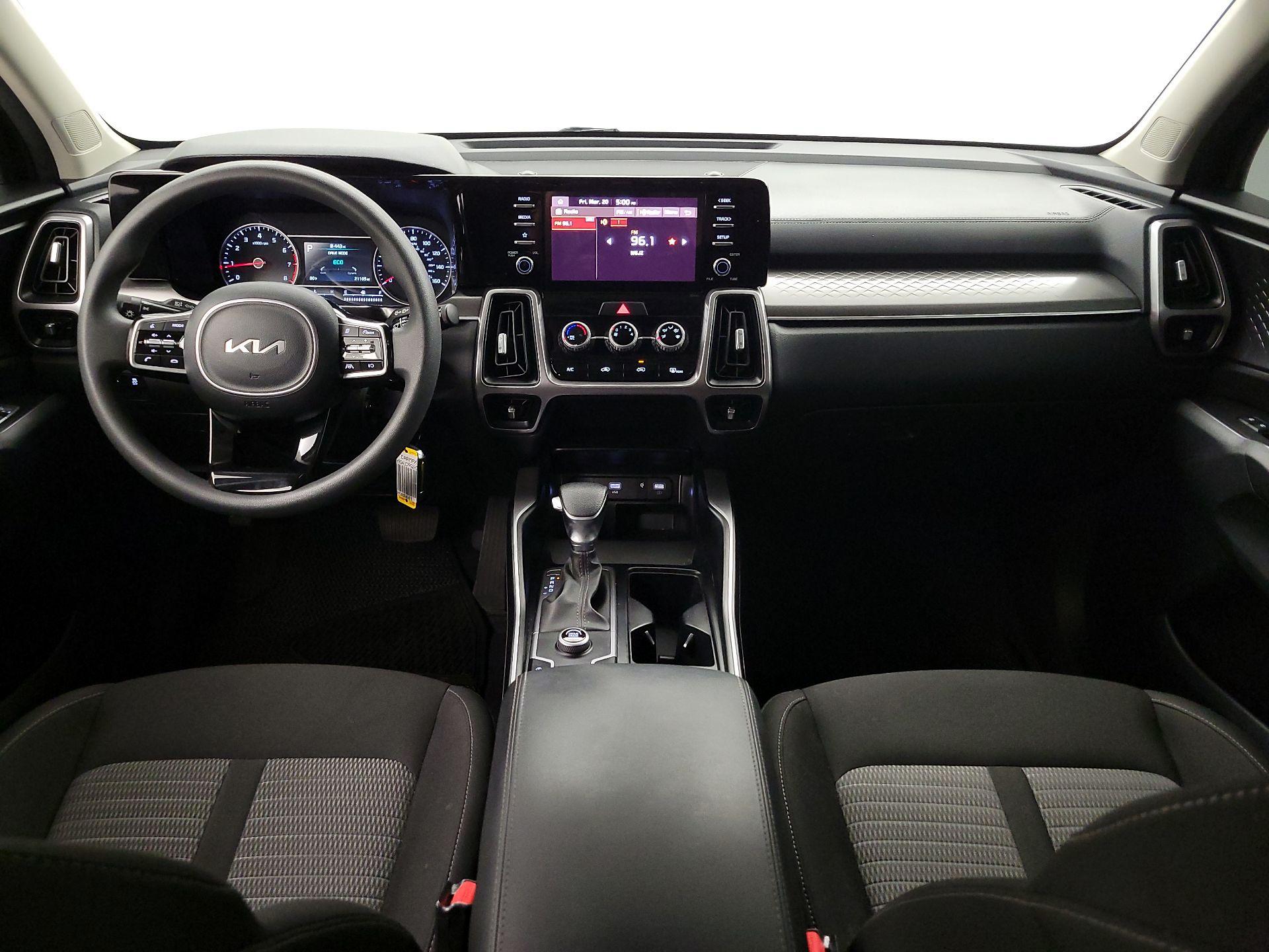 Thumbnail: 2023 Kia Sorento - 9