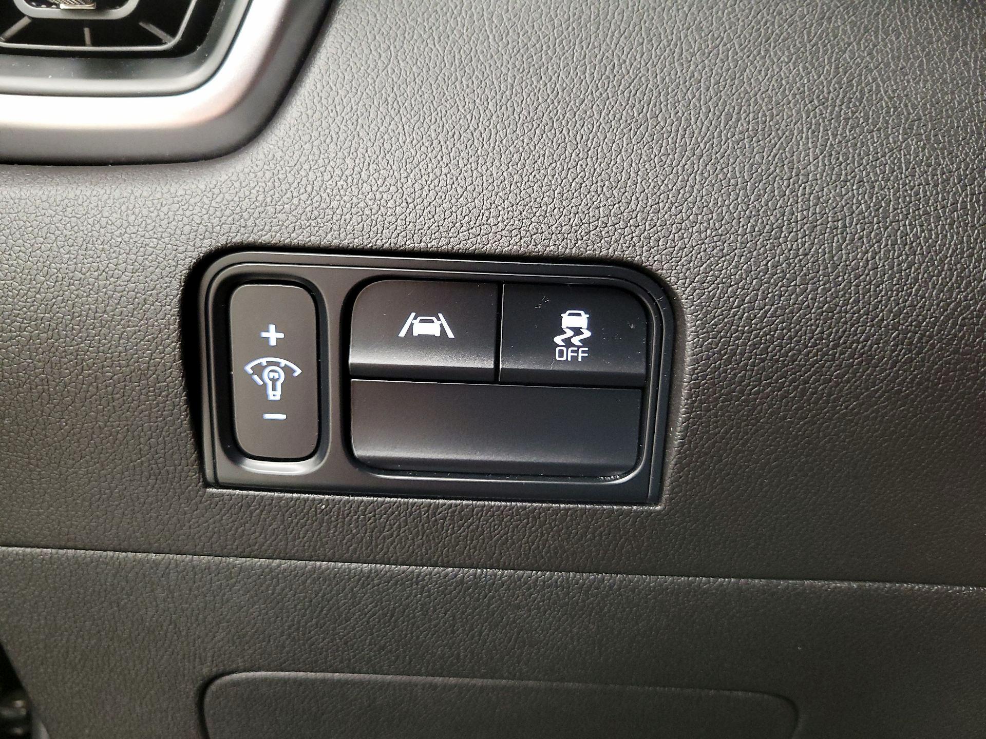 Thumbnail: 2023 Kia Sorento - 13