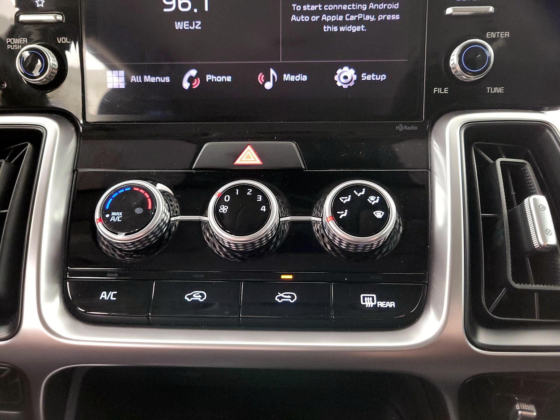 Thumbnail: 2023 Kia Sorento - 16