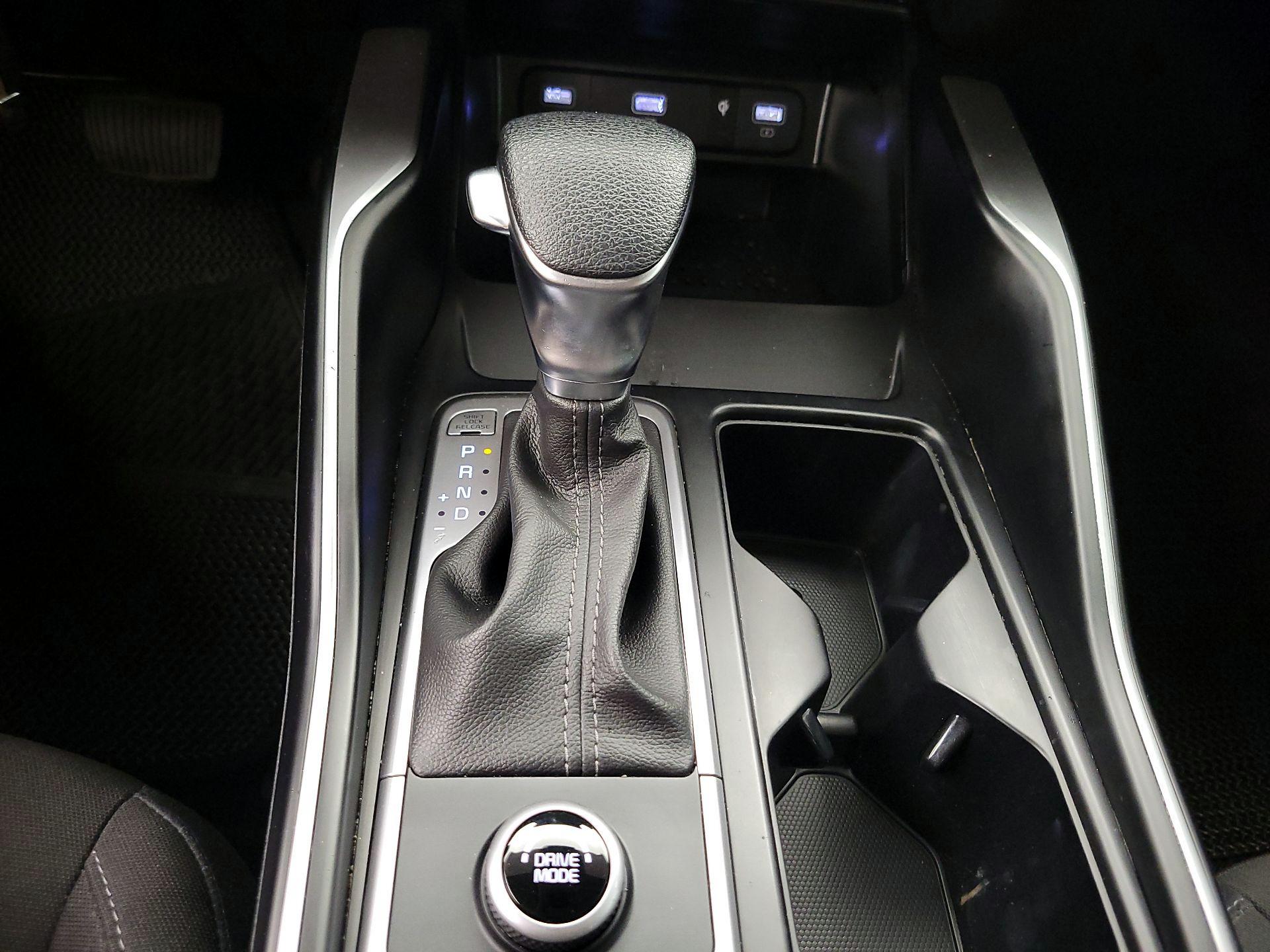 Thumbnail: 2023 Kia Sorento - 17