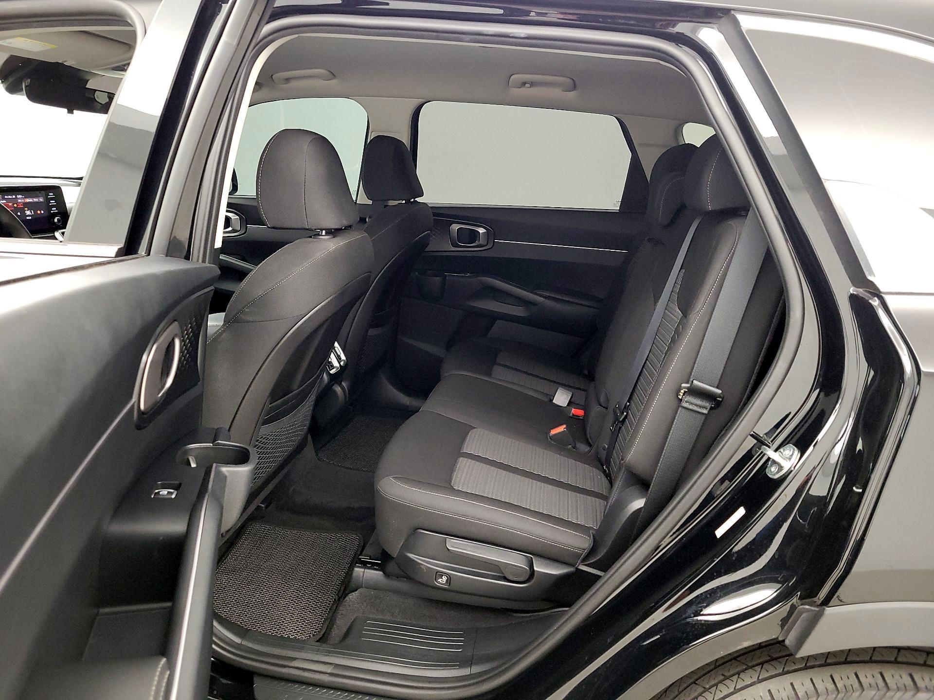 Thumbnail: 2023 Kia Sorento - 19